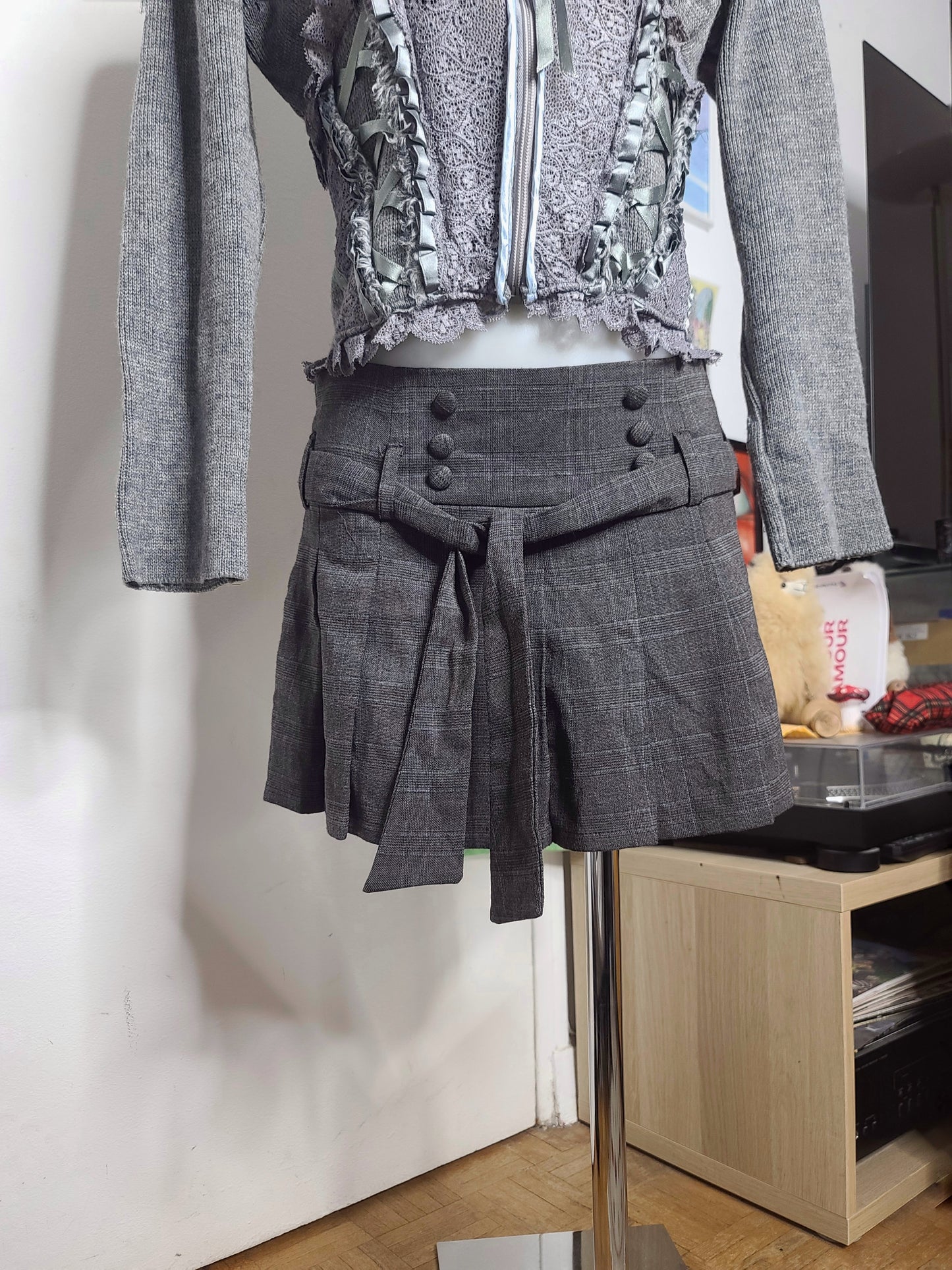 90s vintage pleated plaid flirty mini skirt