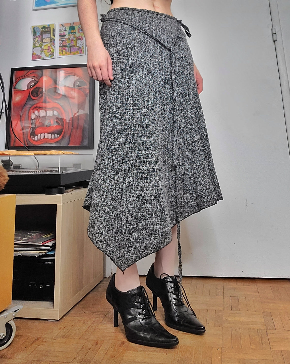 Y2k downtown asymmetric skirt