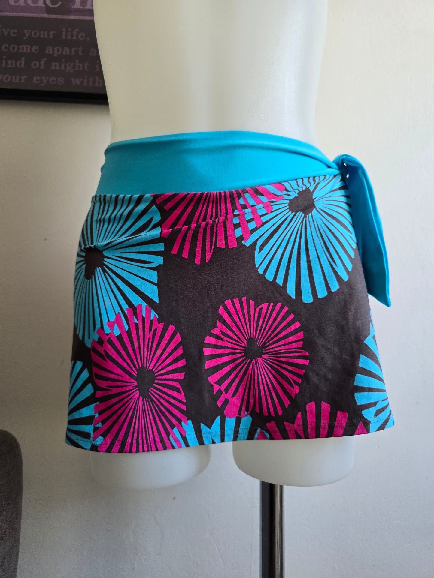 2000s vintage indie sleaze low rise skirt sarong
