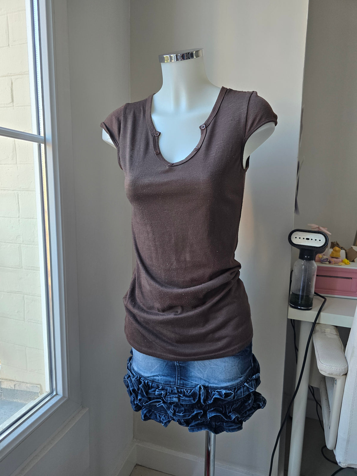 2009s vintage indie sleaze wings strass top