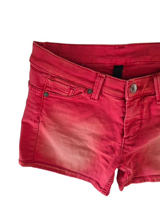 2000s vintage indie red short - zimfriperie