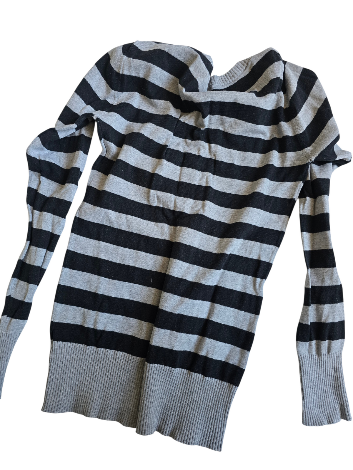 2000s vintage striped knit grey sweater