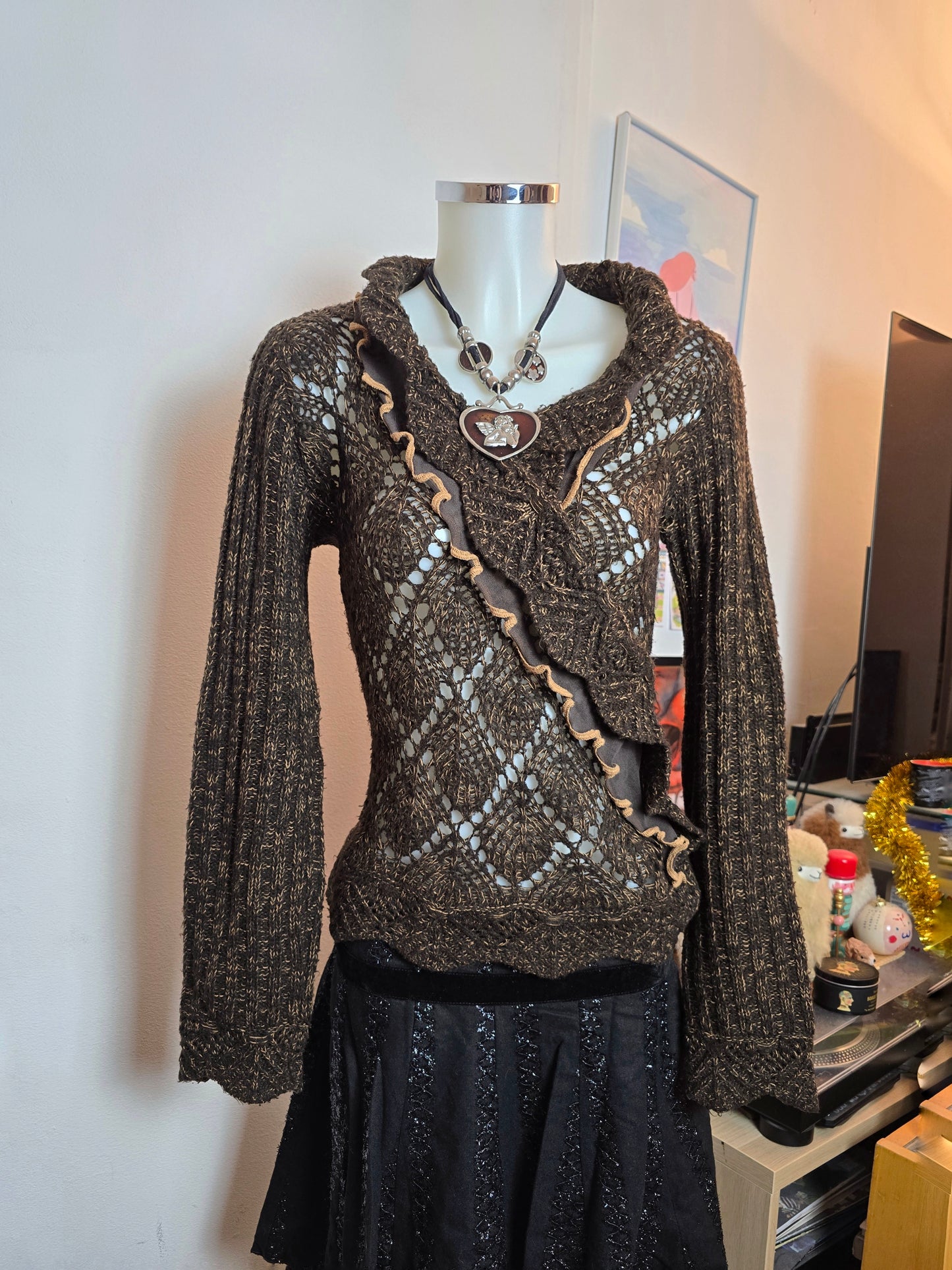 Y2k vintage flirty brown sweater