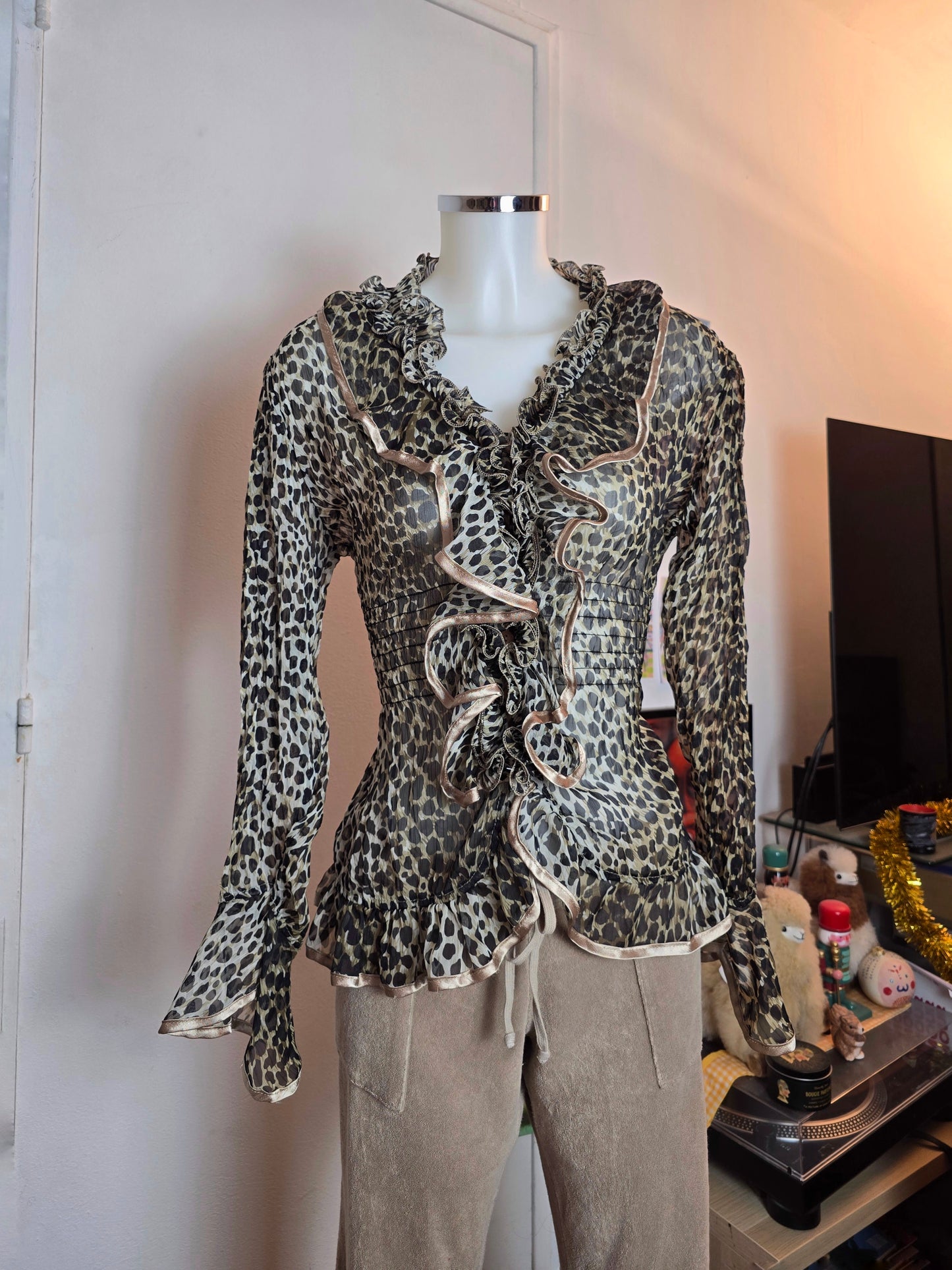 Y2k vintage coquette ruffled leopard top