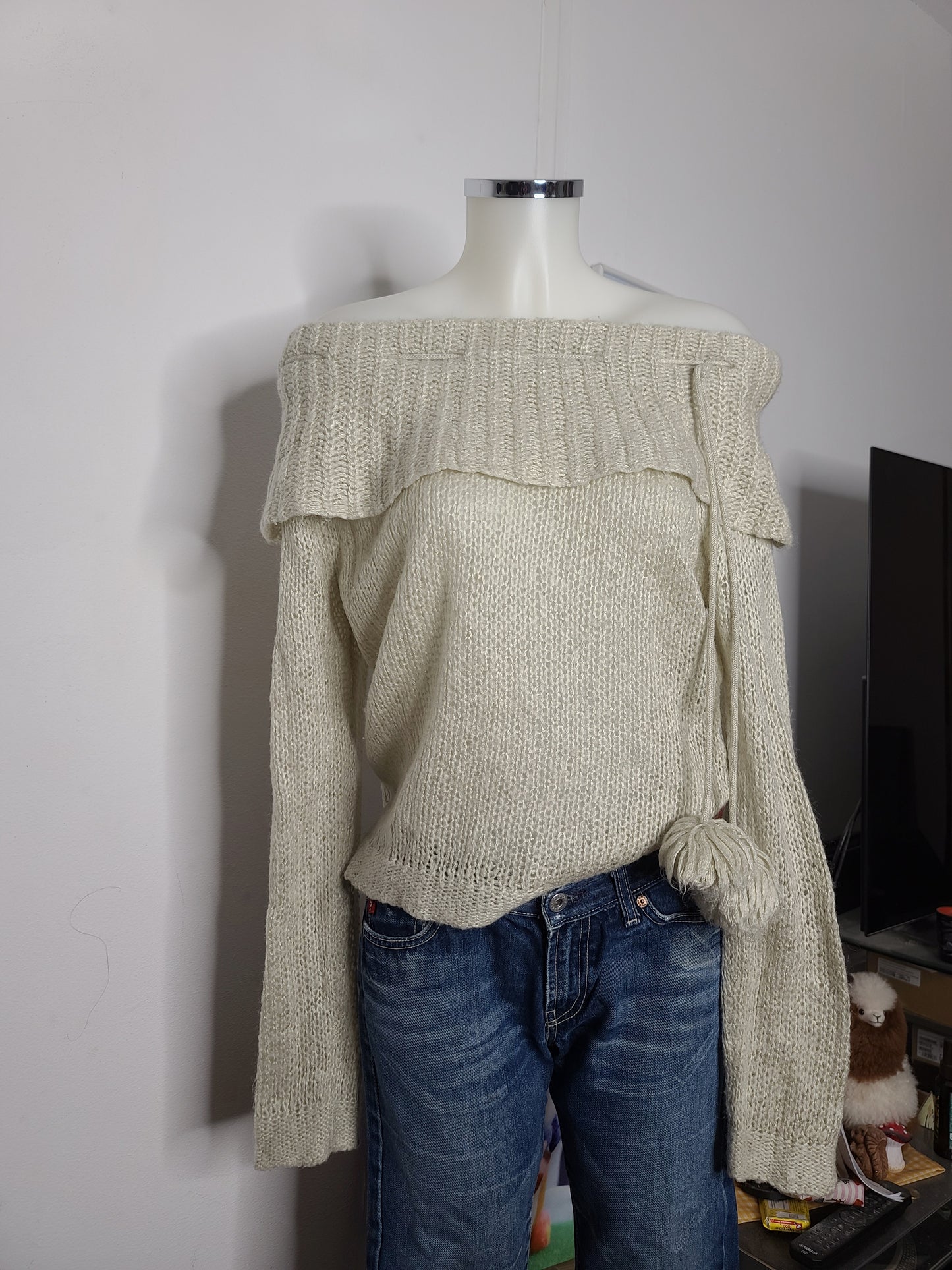 Y2k vintage off-shoulder downtown sweater