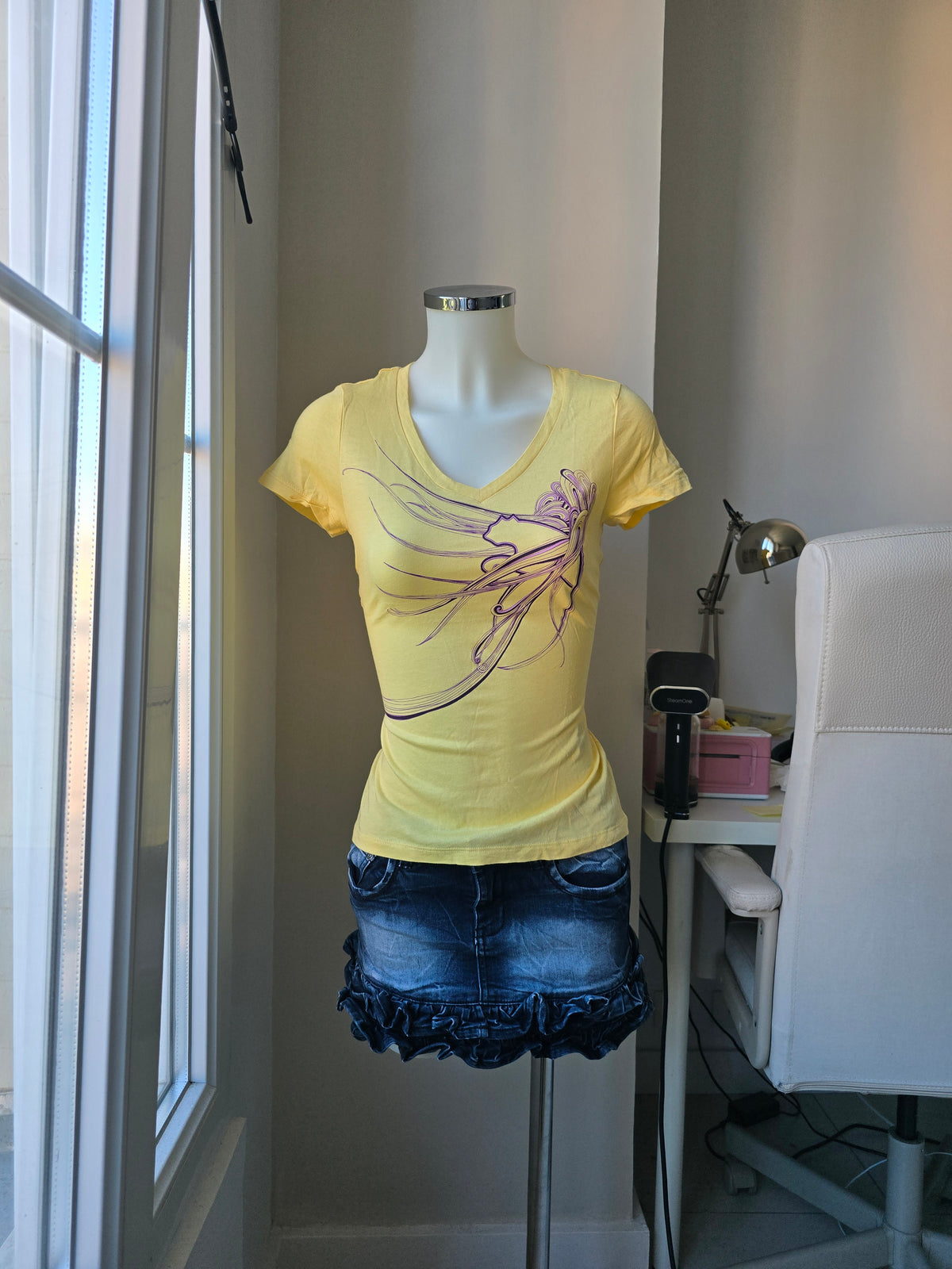 2000s vintage activewear graphic tshirt