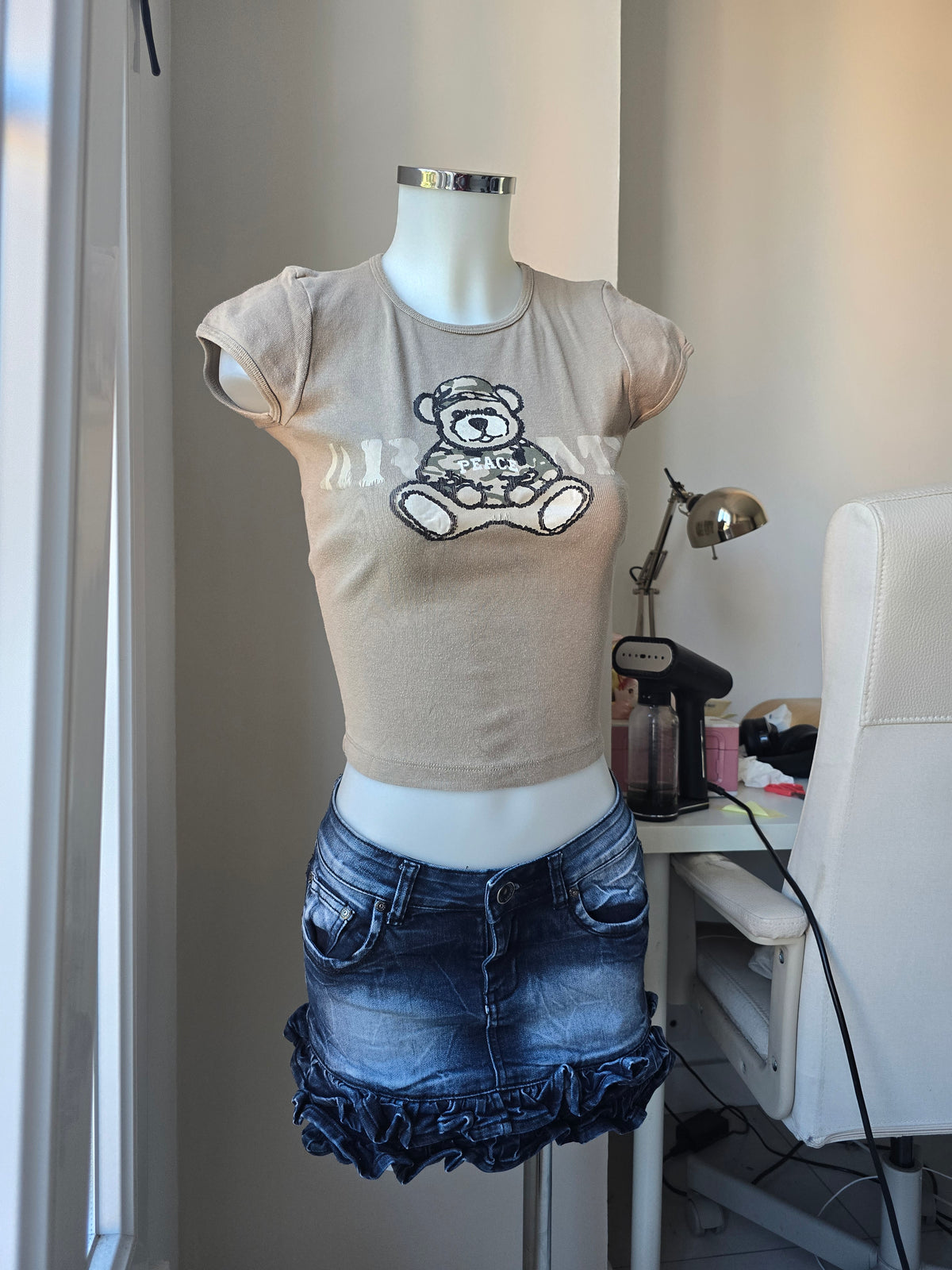 2000s vintage graphic grunge tee