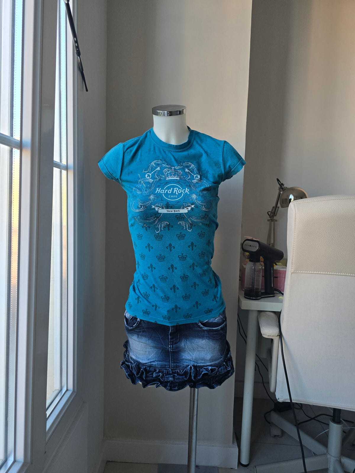 2000s vintage emo printed blue top