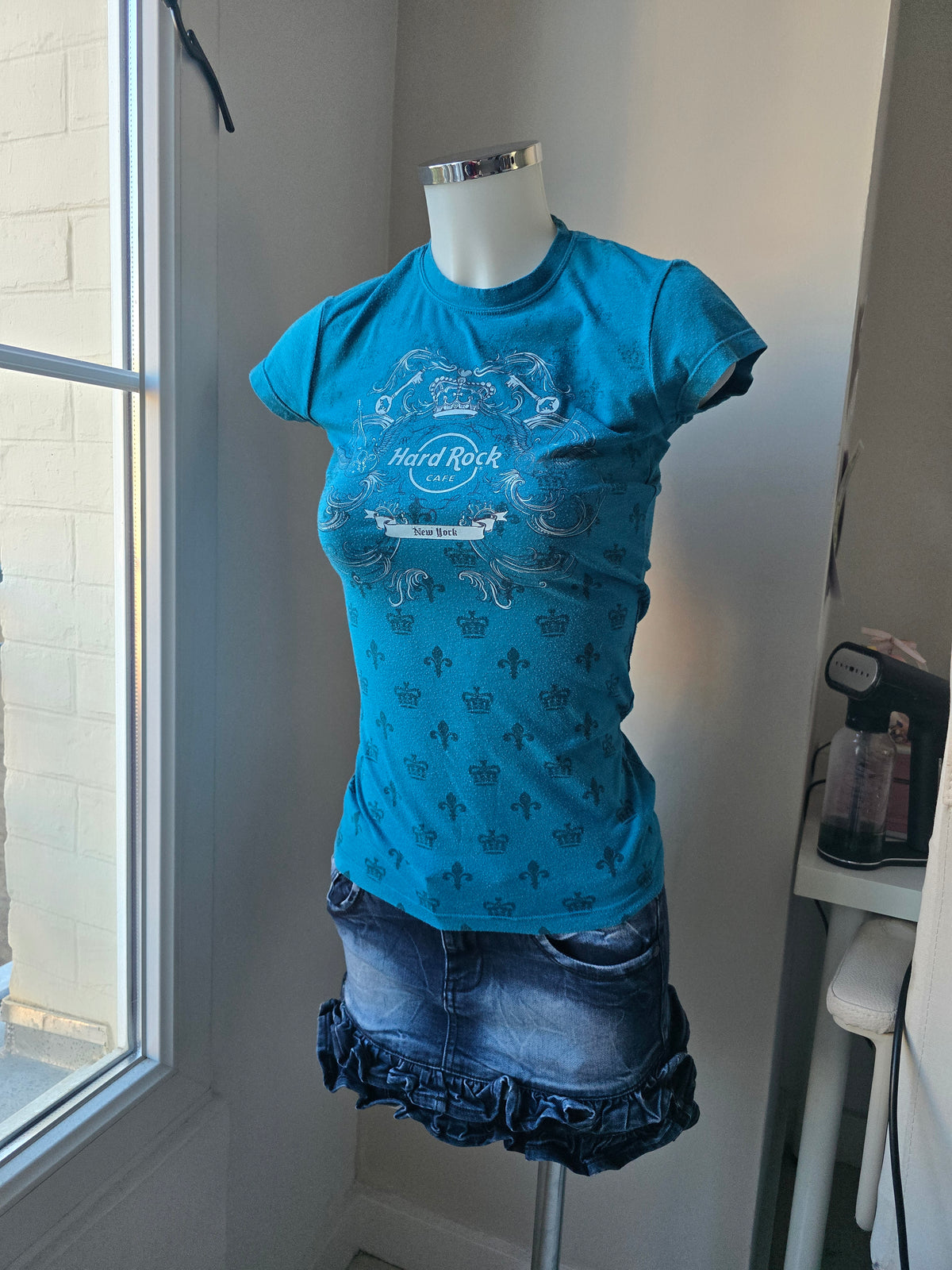 2000s vintage emo printed blue top