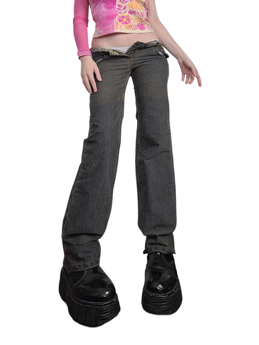 Jean pattes d'elephant flared y2k 2000s indie aesthetic bratz 2000 vintage jean skater delavé 