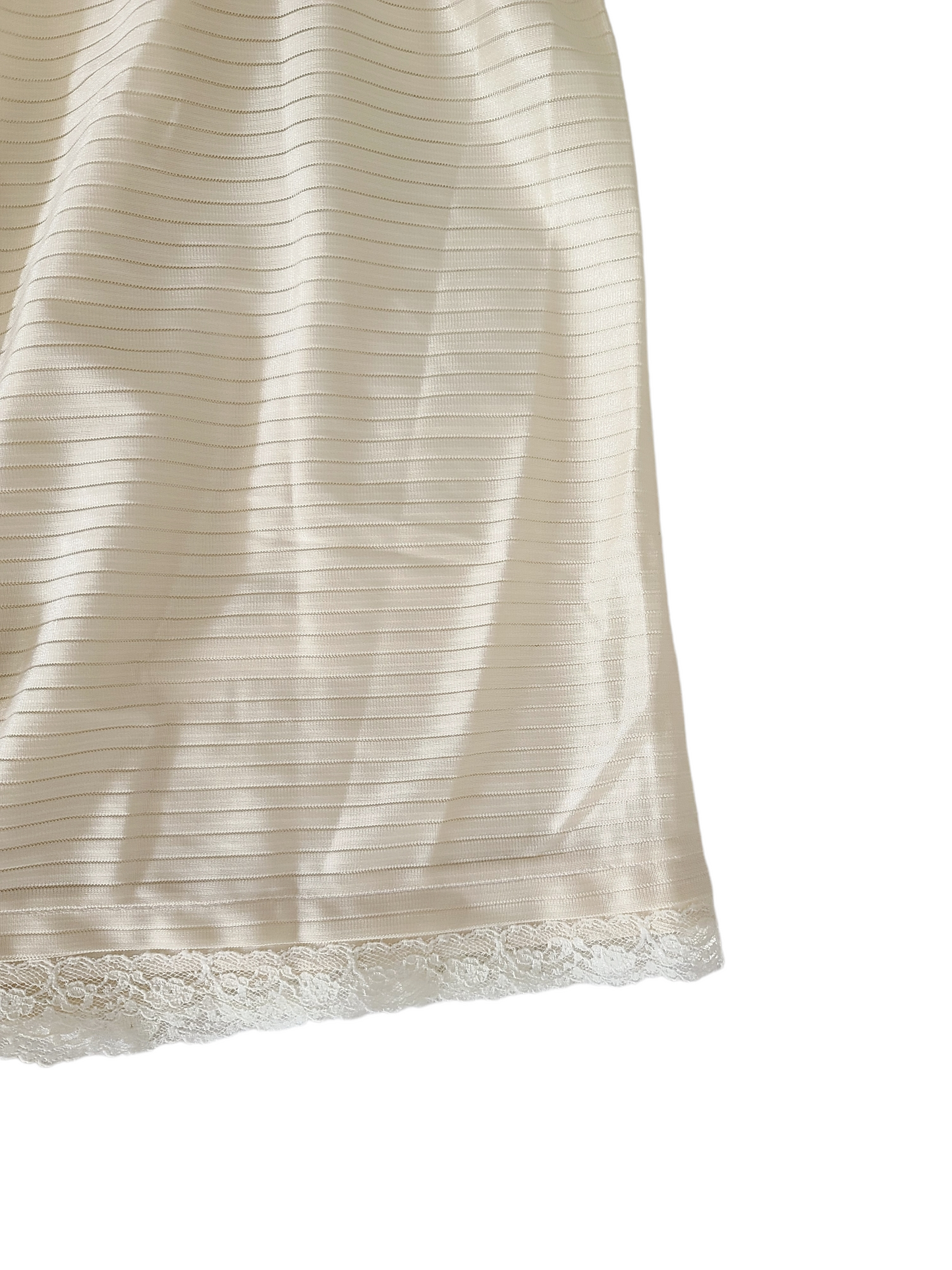 Jupe coquette beige dentelle