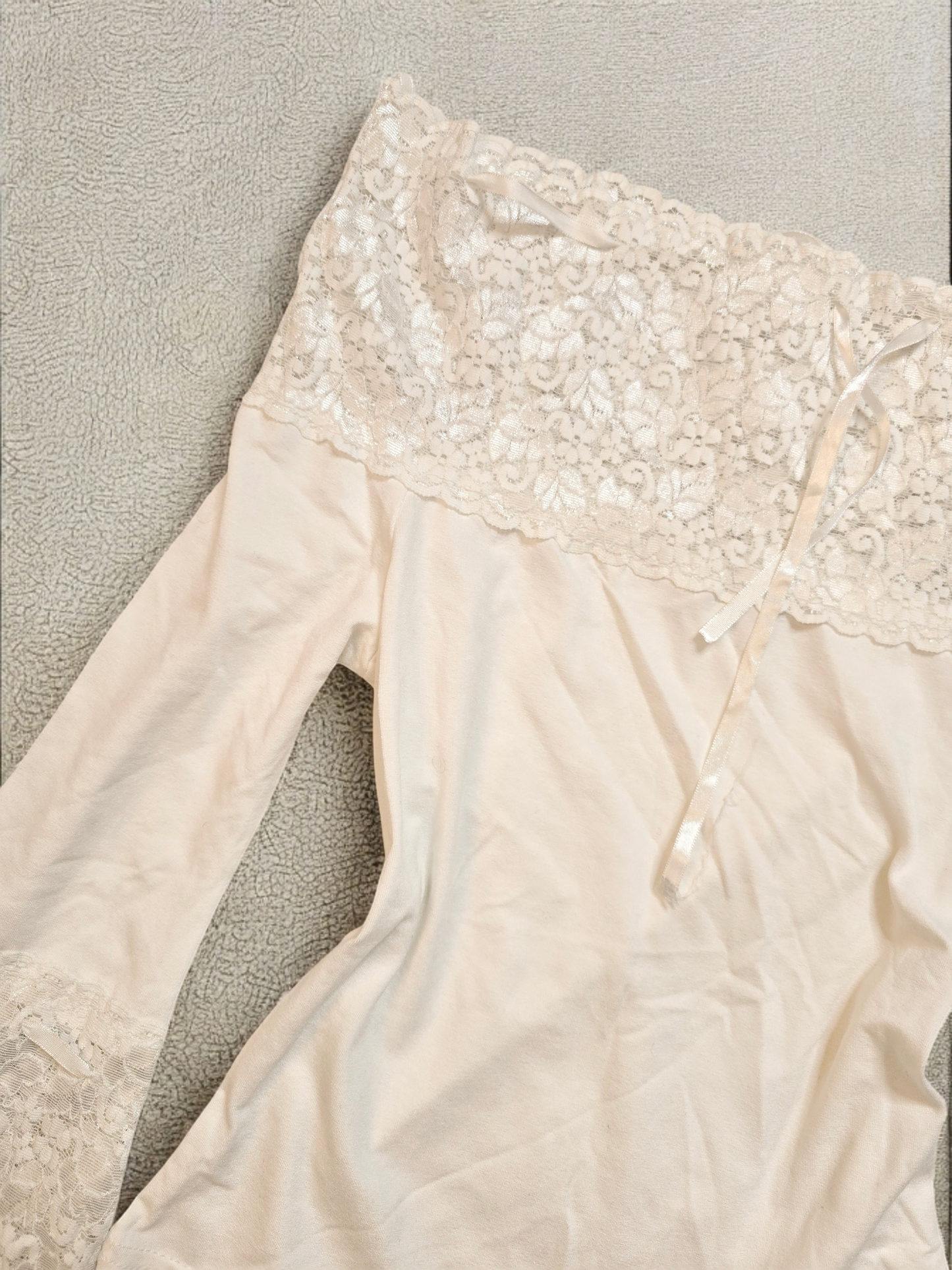 Y2k vintage flirty lace off shoulder top