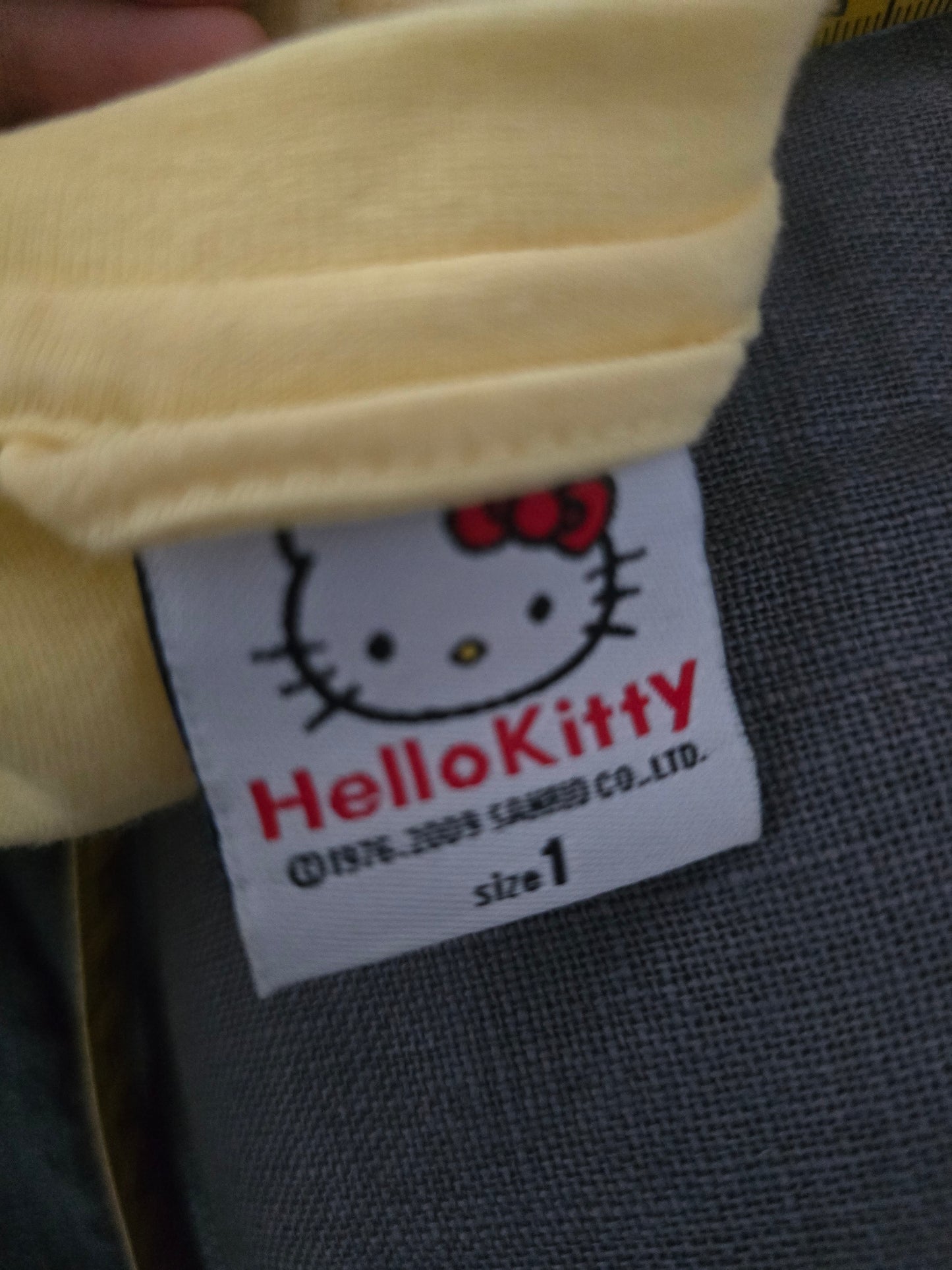 2009 vintage Hello kitty archive yellow swag top - zimfriperie