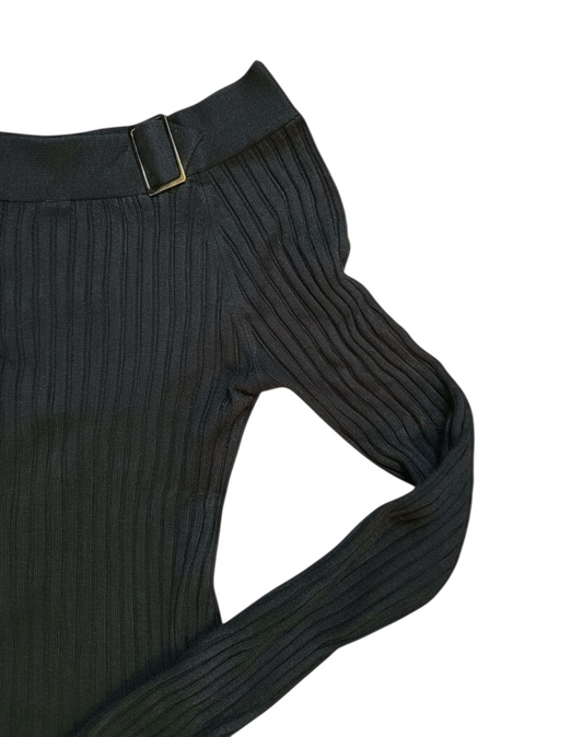 00s black ribbed fitted sweater