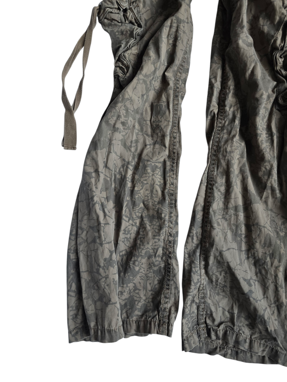 2000s vintage softgrunge camo cargo pants