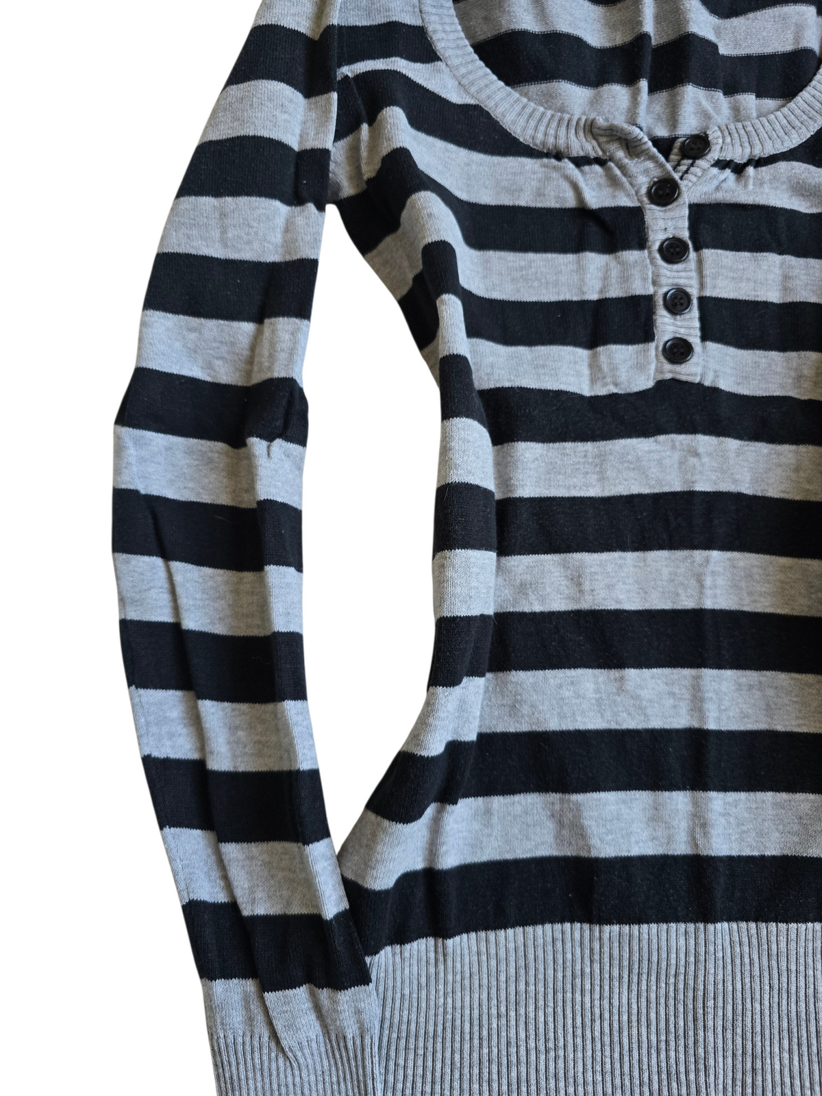 2000s vintage striped knit grey sweater