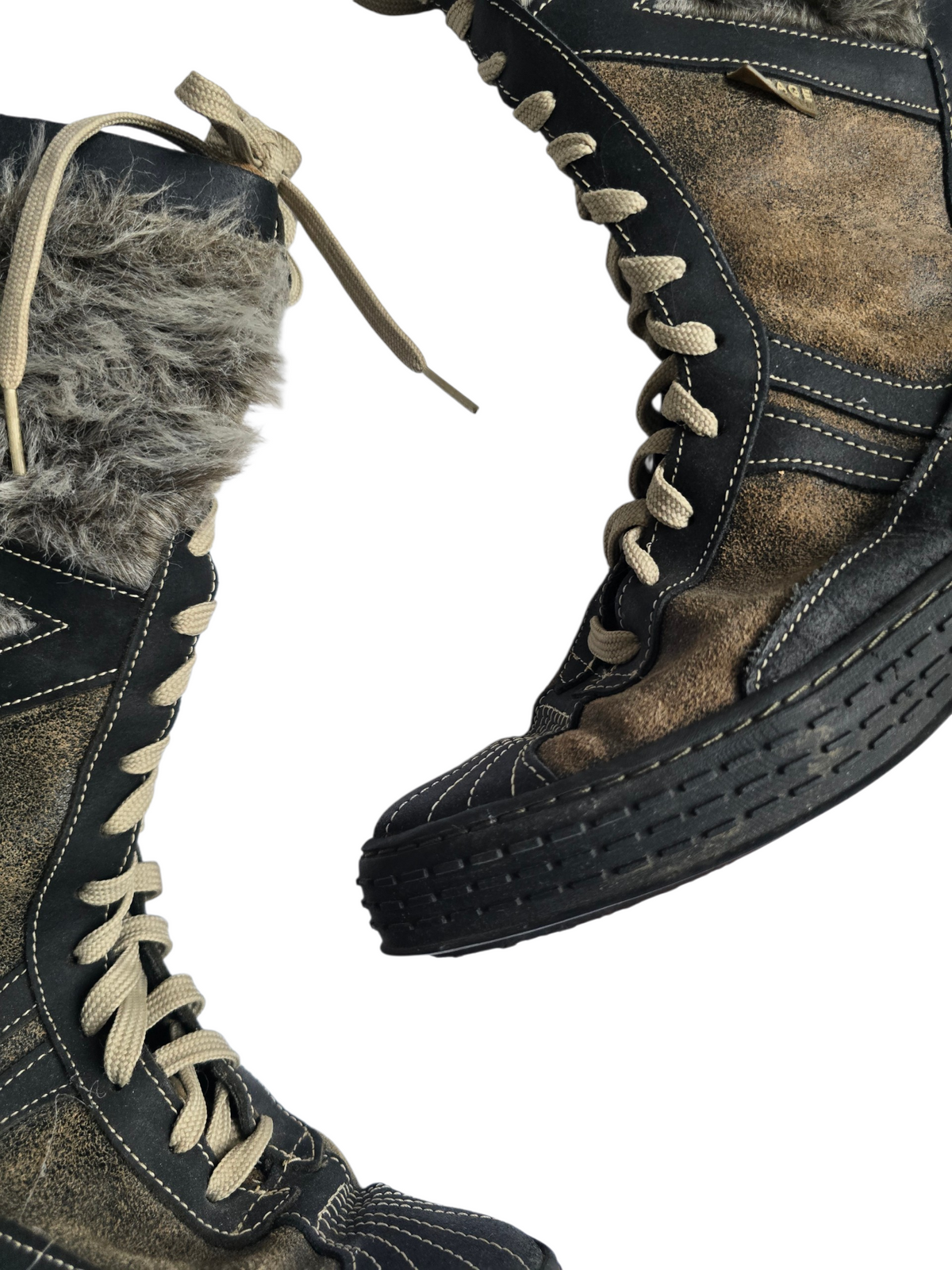2000s softgrunge lace up fake fur boots