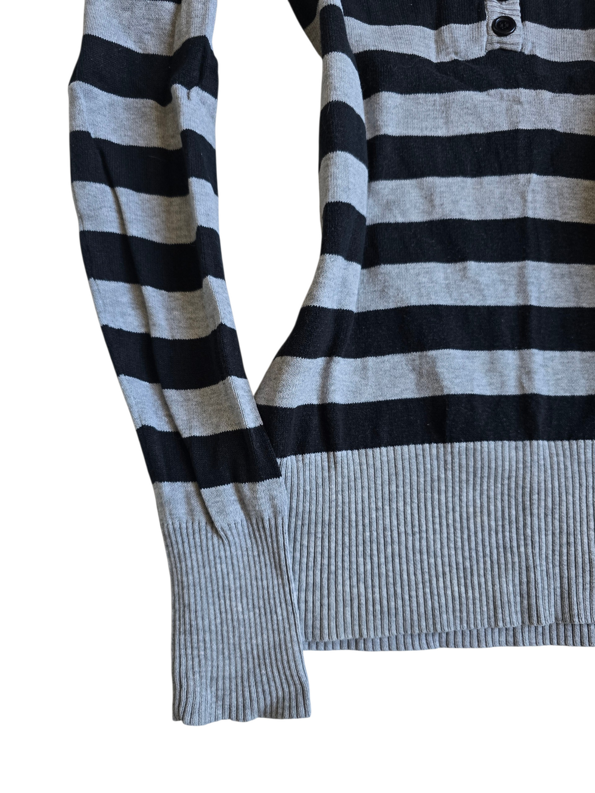 2000s vintage striped knit grey sweater