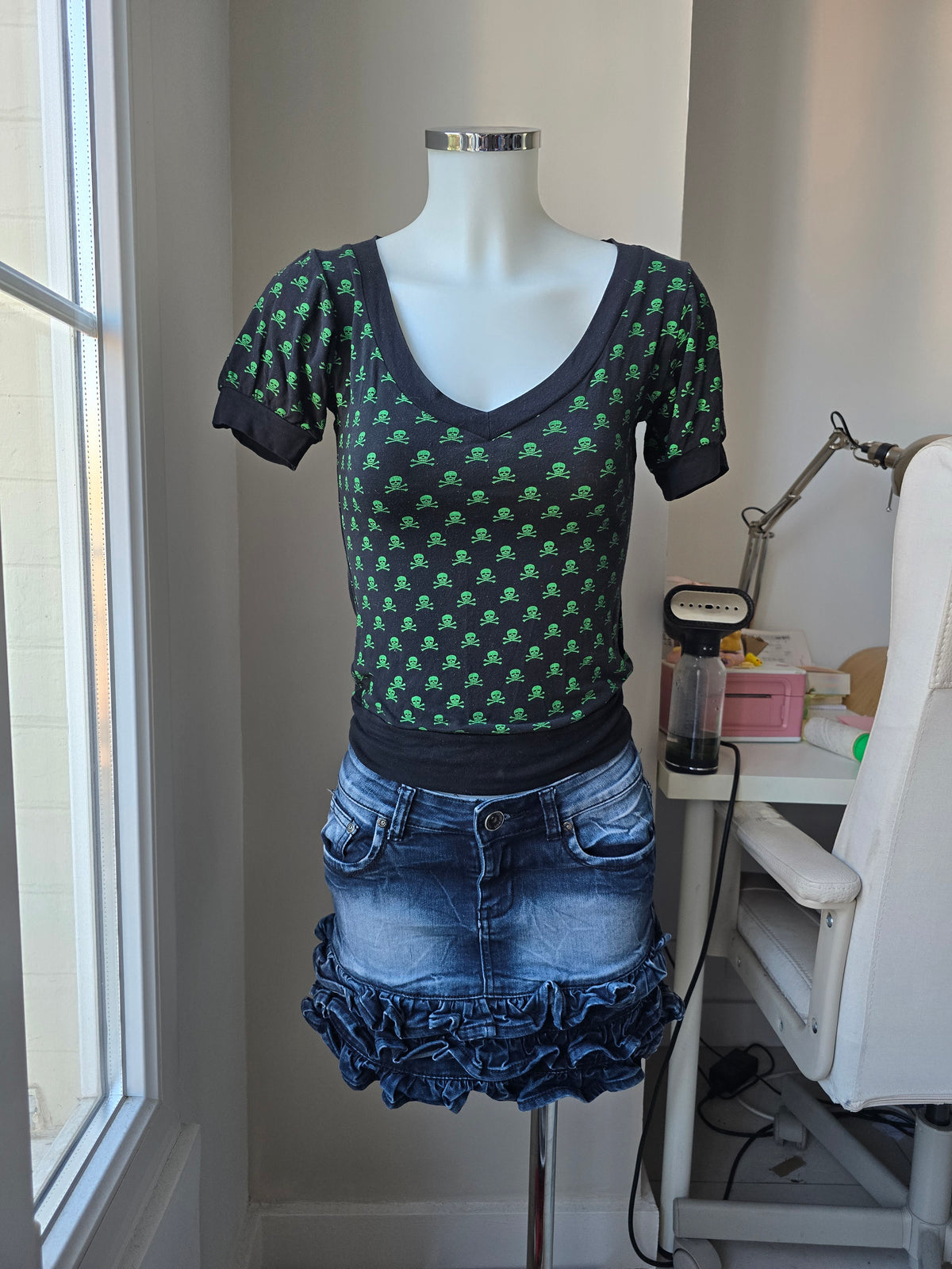 2000s vintage scene emo printed skull top