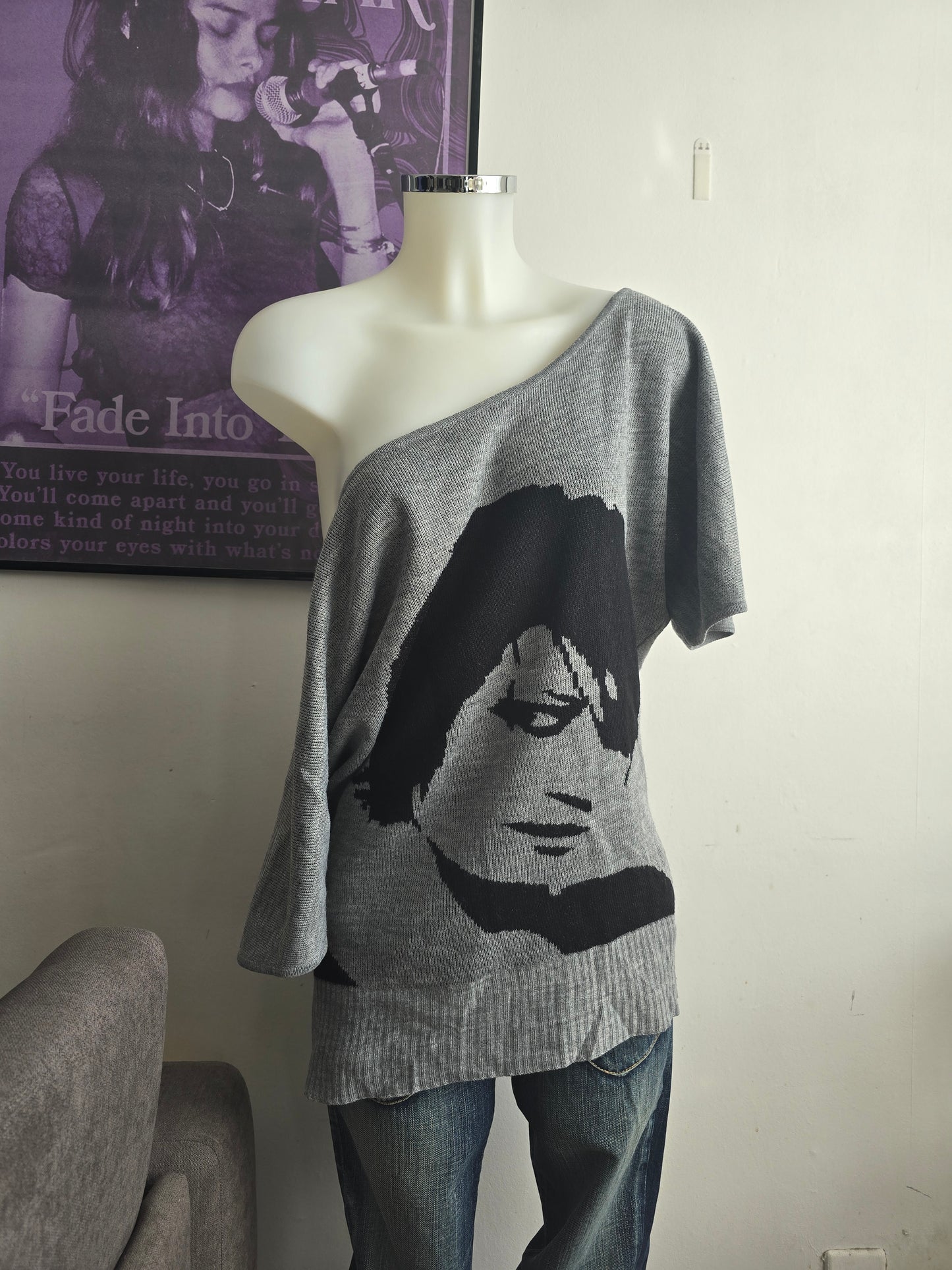 00s vintage indiesleaze indie sleaze printed batwing backless sweater