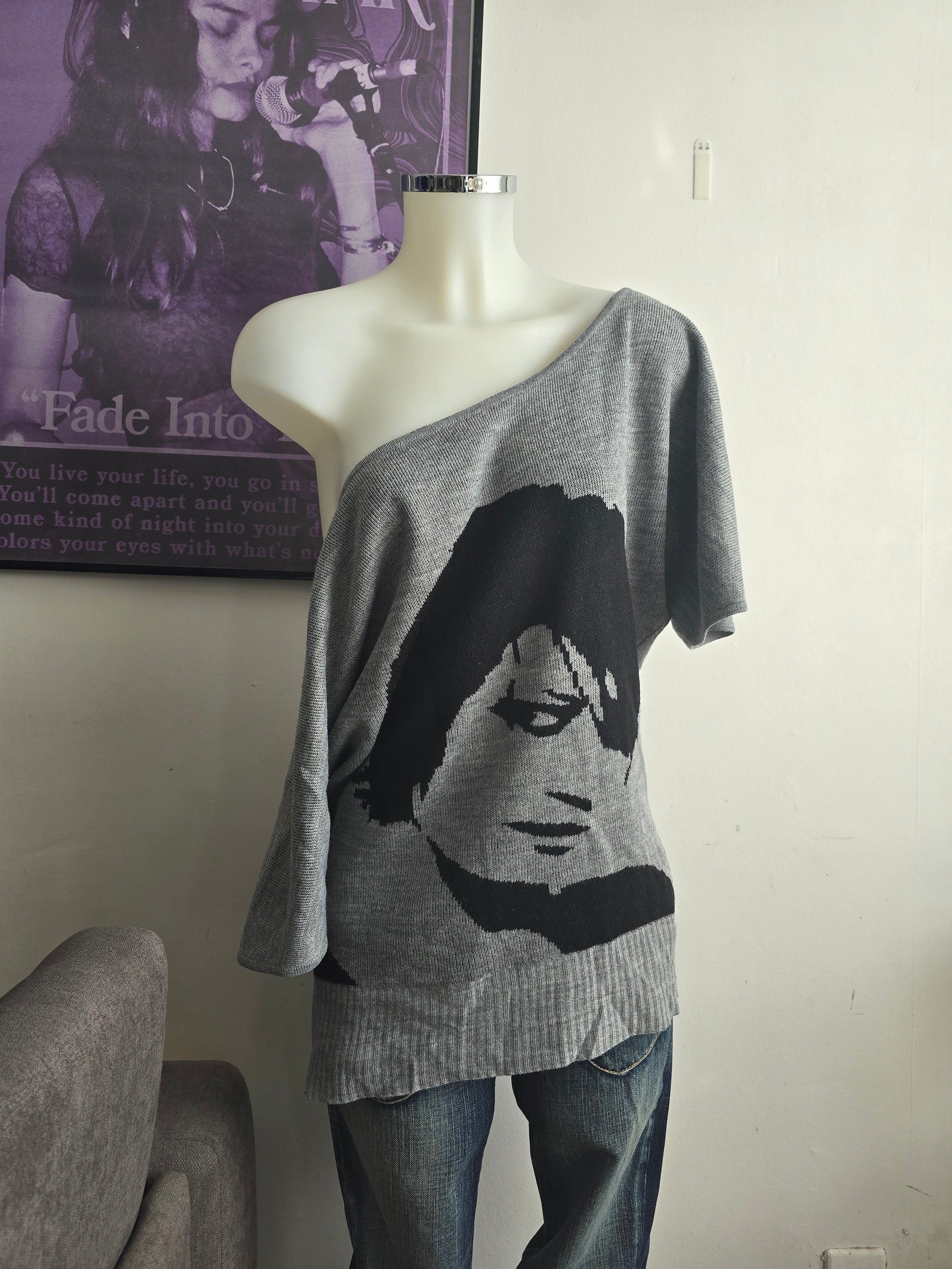 00s vintage indiesleaze indie sleaze printed batwing backless sweater