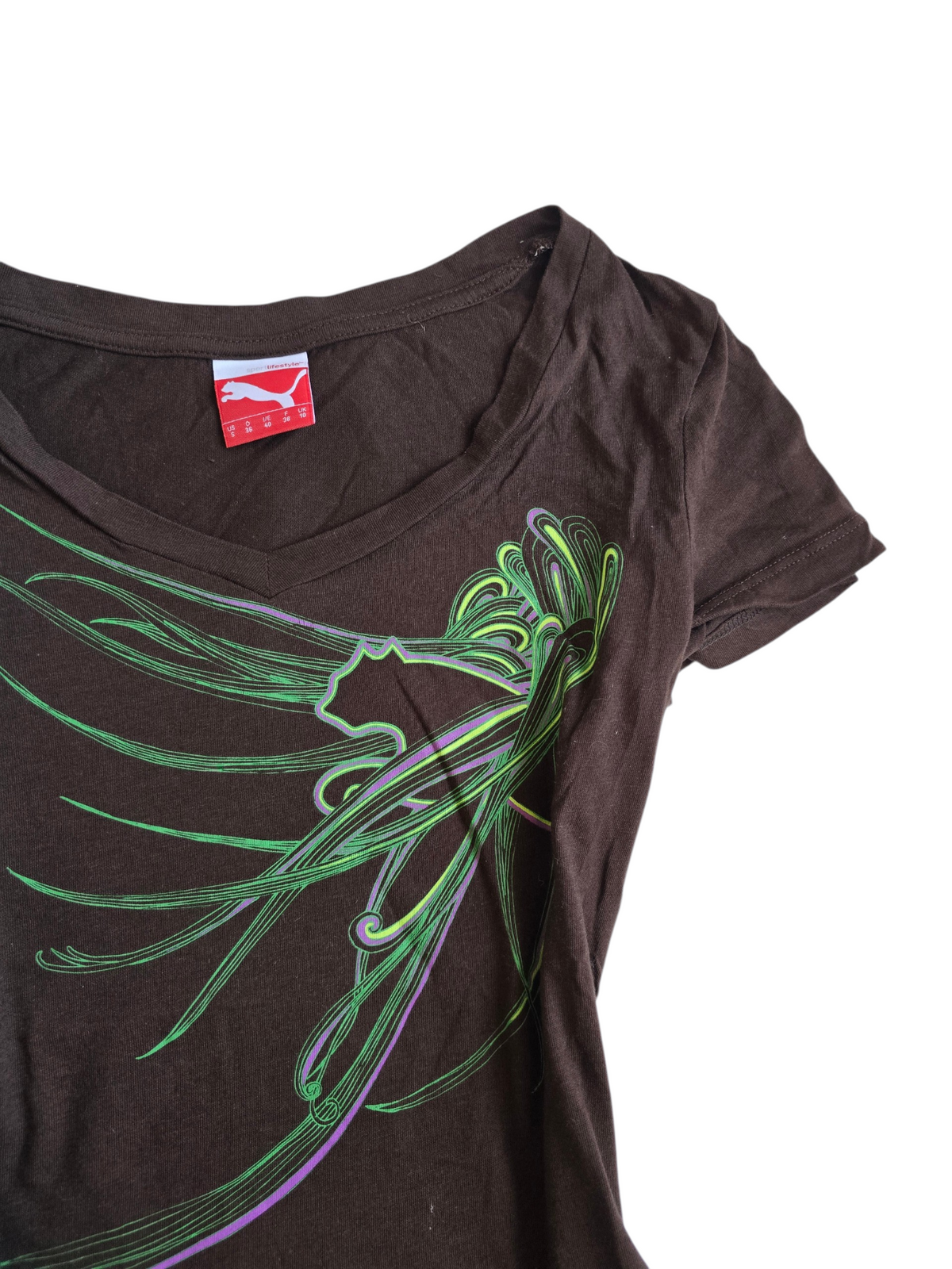 2000s vintage activewear graphic tshirt