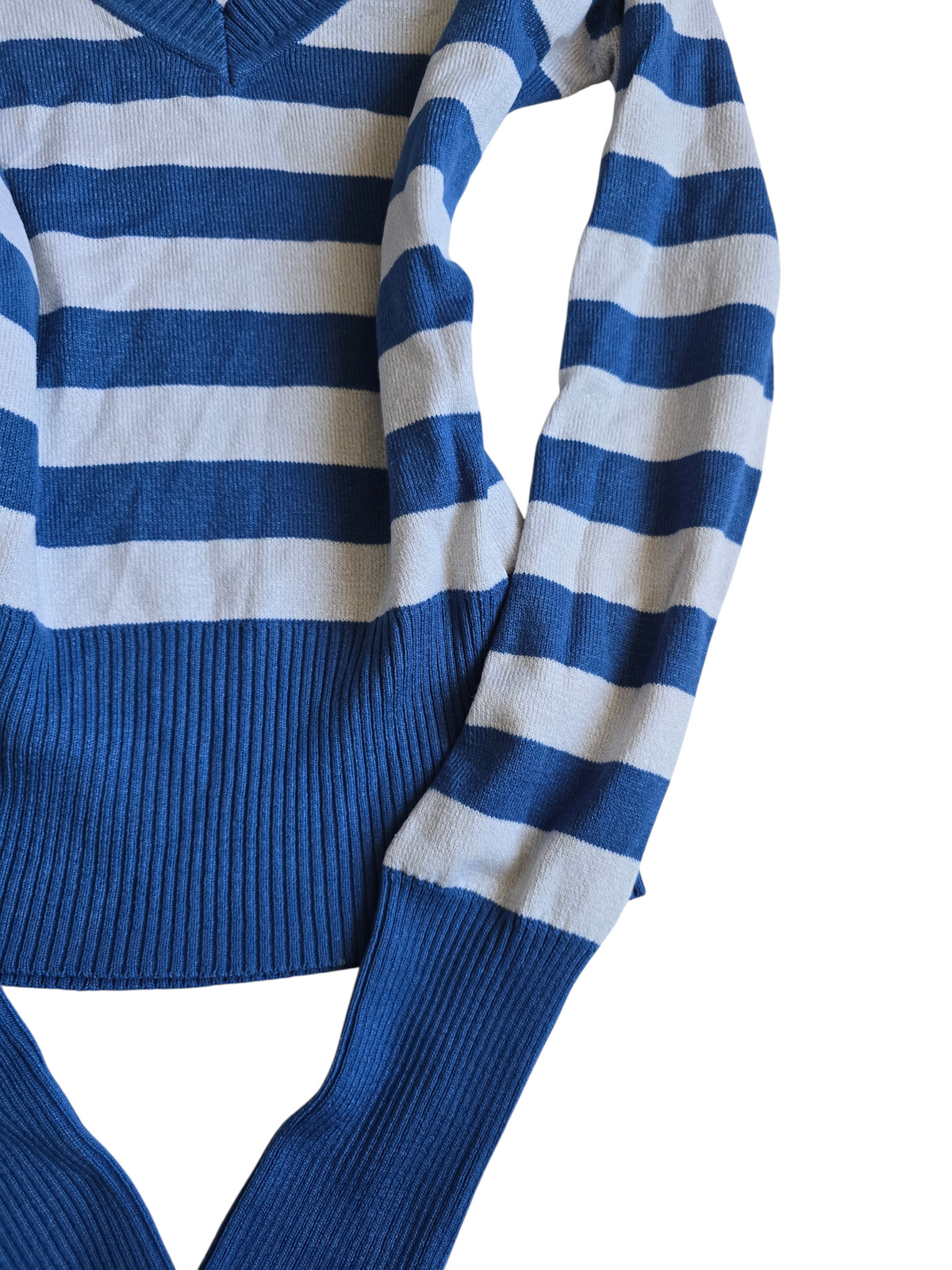 2000s vintage striped v-neck knit blue sweater