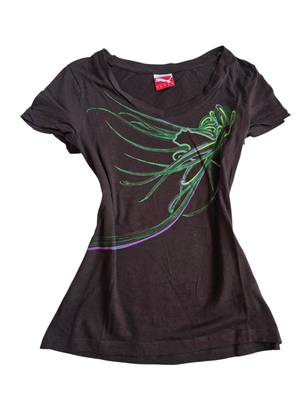 2000s vintage activewear graphic tshirt