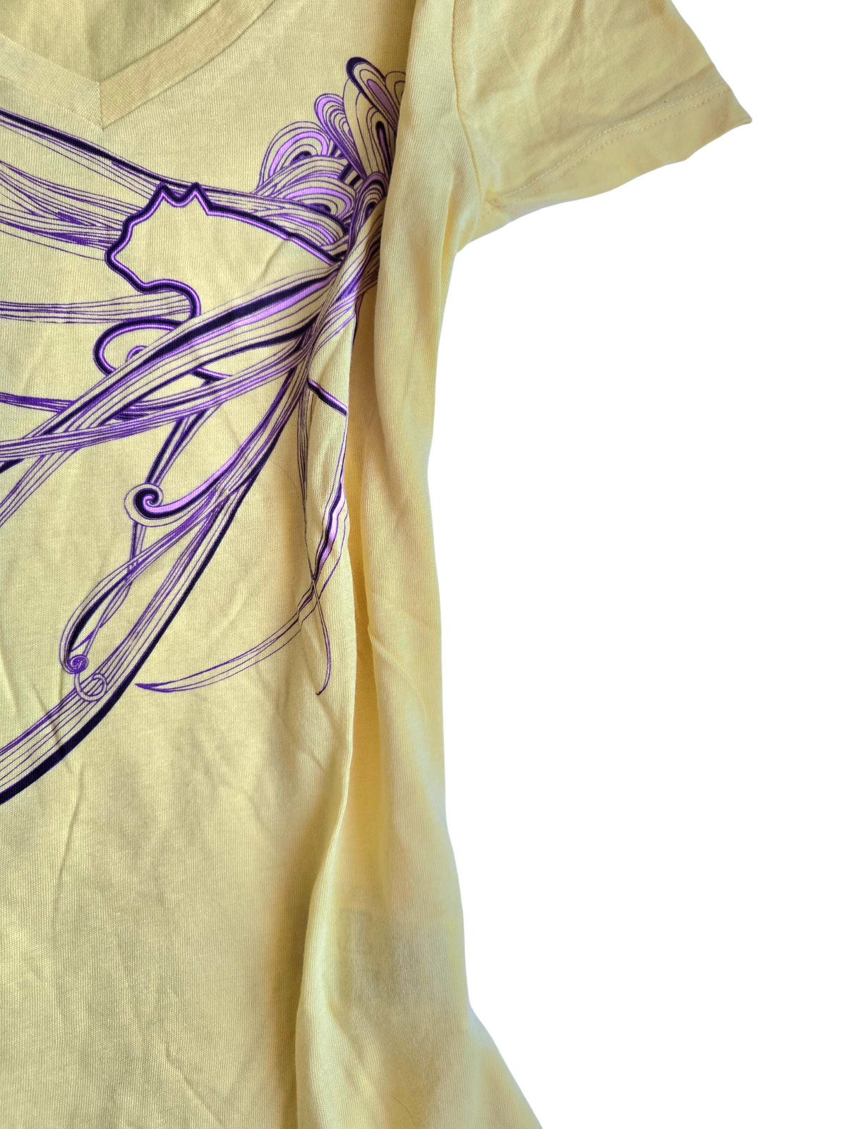 2000s vintage activewear graphic tshirt