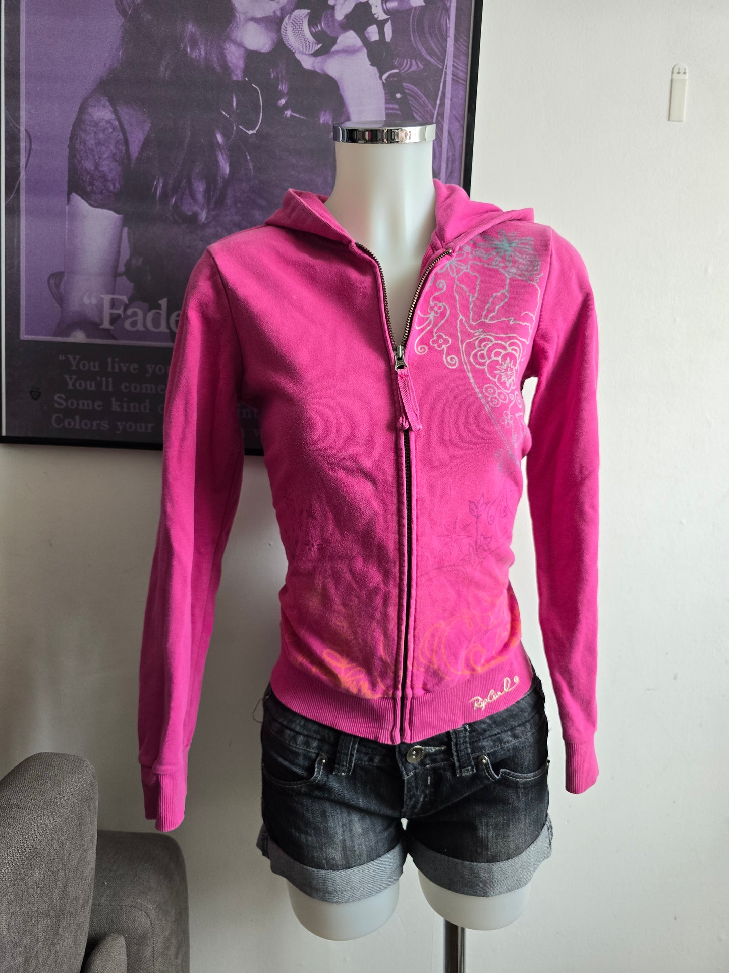2000s vintage bro hoe bleached pink zip sweater