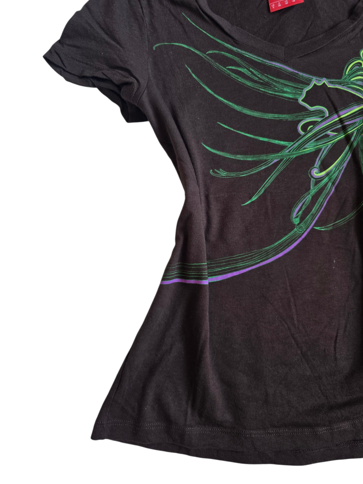 2000s vintage activewear graphic tshirt