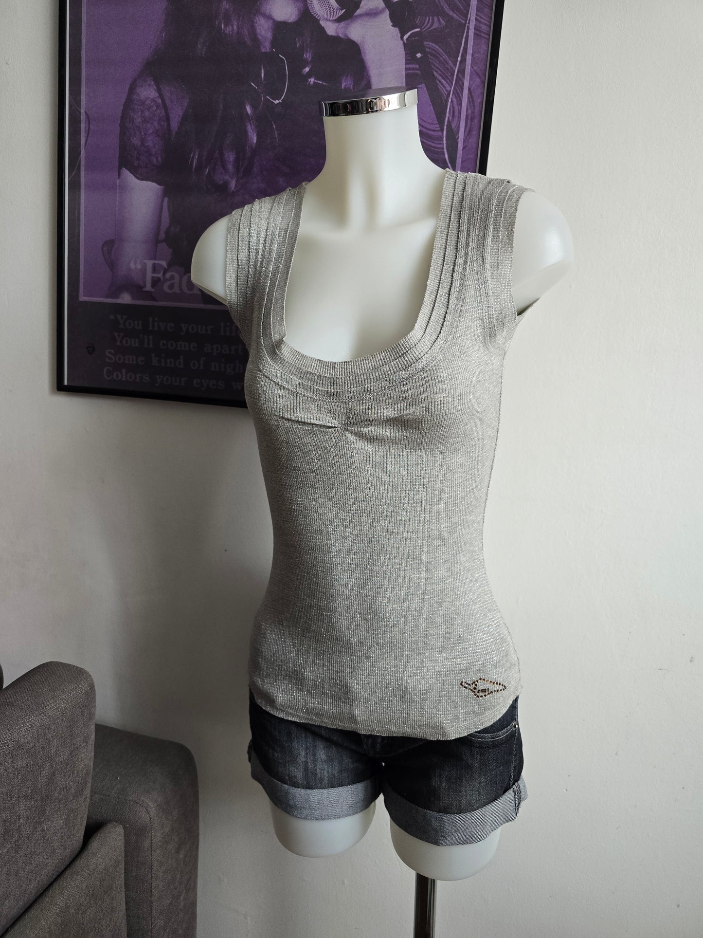 2000s vintage indie sleaze grey shinny top