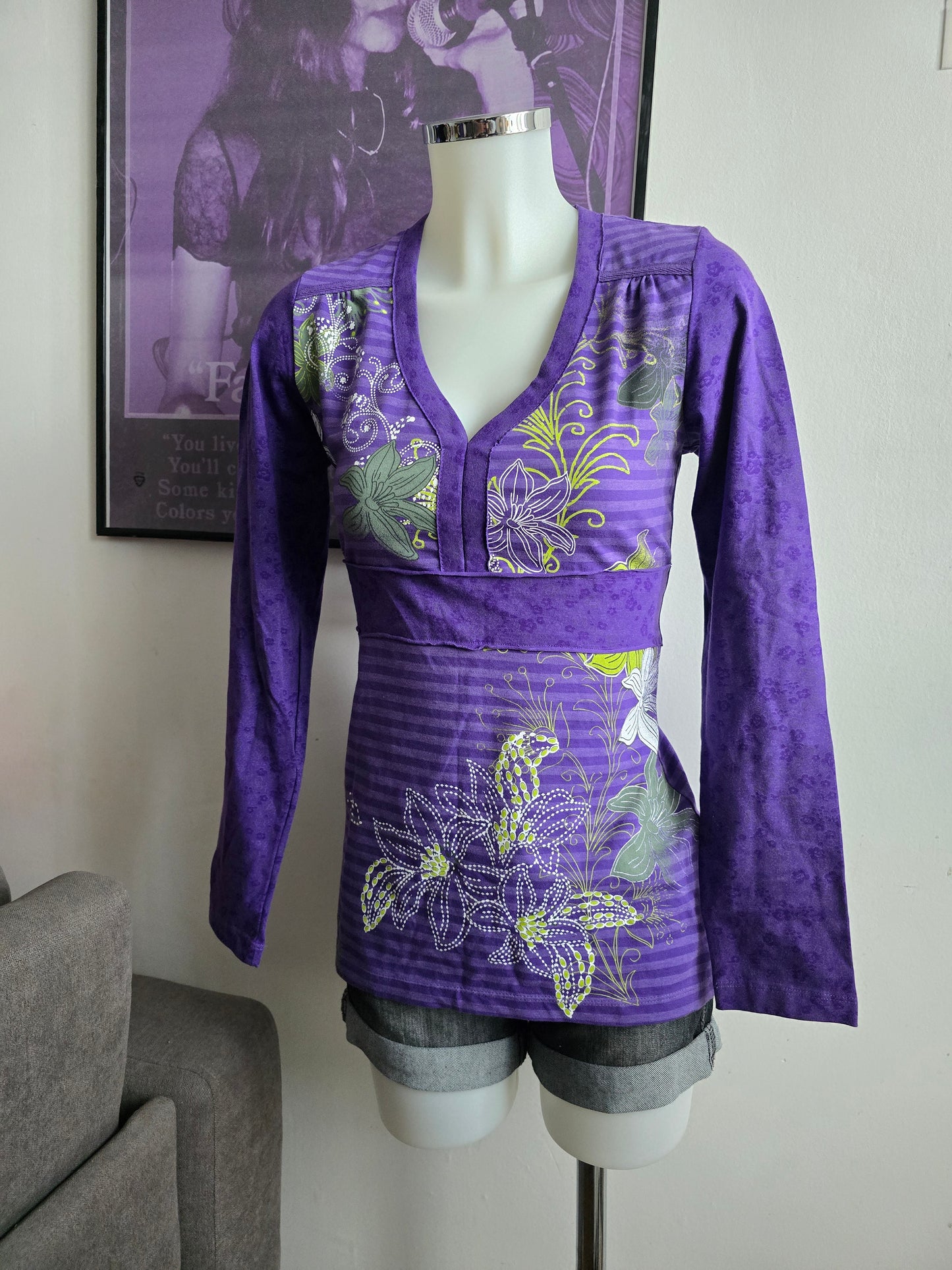 2000s vintage whimsical striped purple top