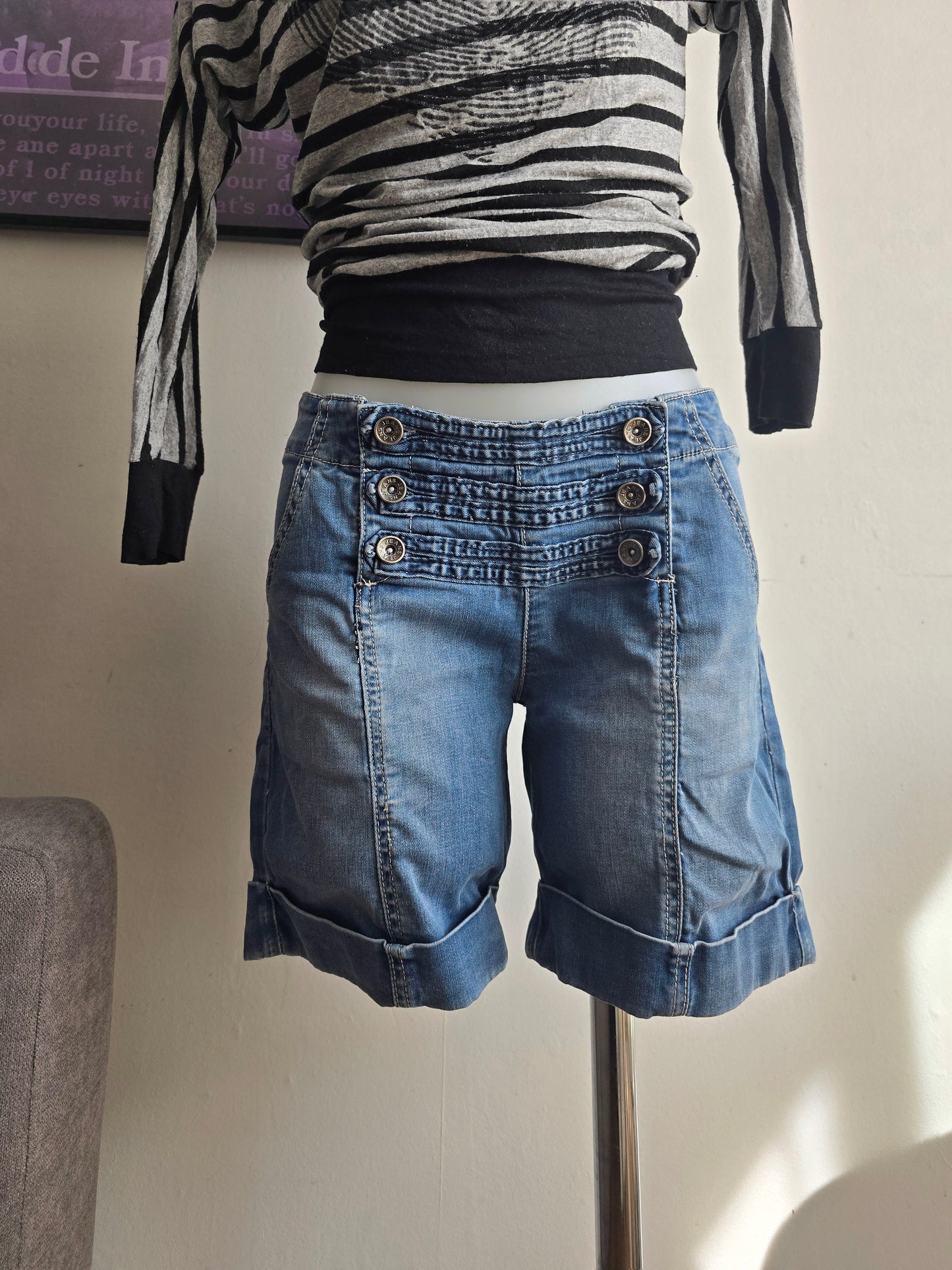 00s vintage indie sleaze officer denim shorts
