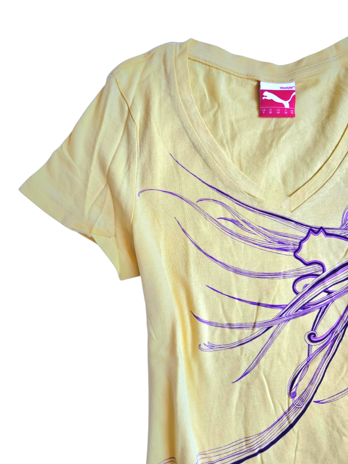 2000s vintage activewear graphic tshirt