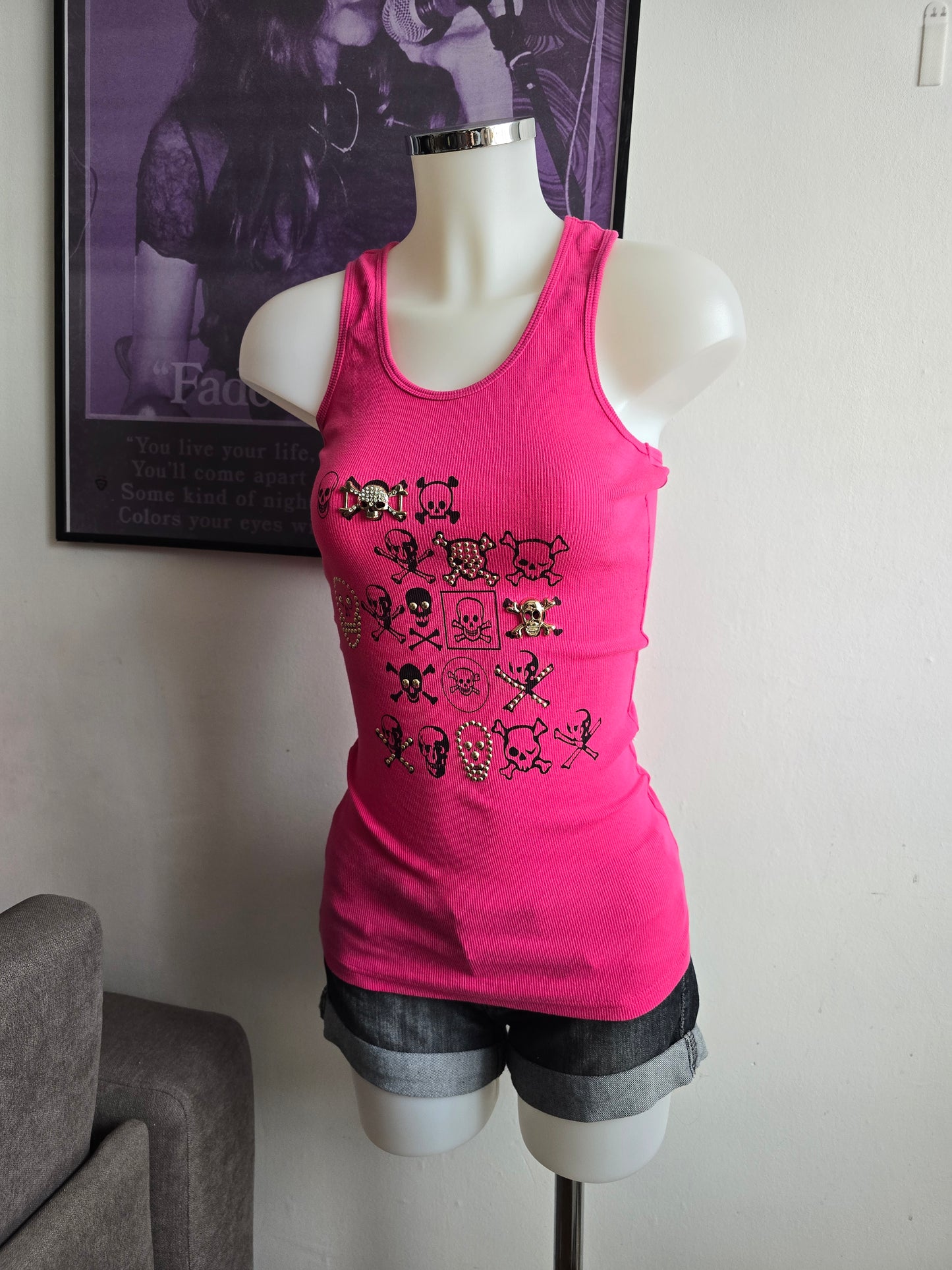 2000s vintage emo studded printed skull pink ribbed top