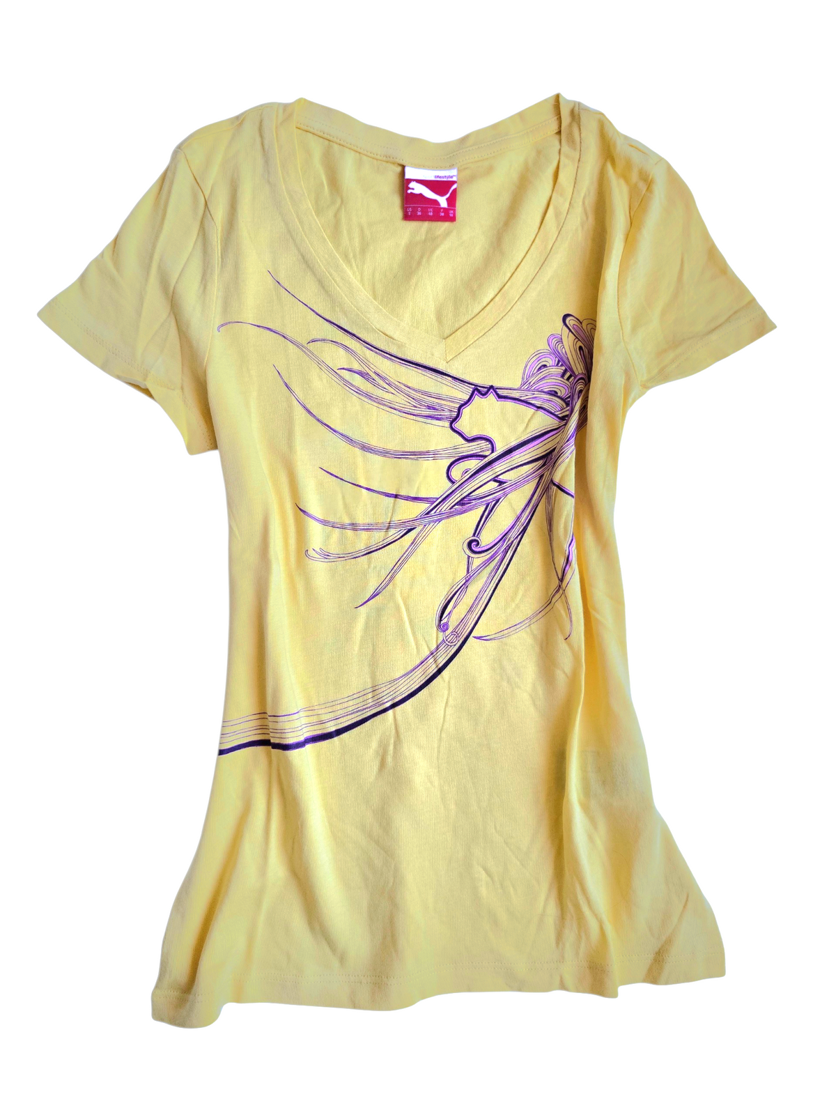 2000s vintage activewear graphic tshirt