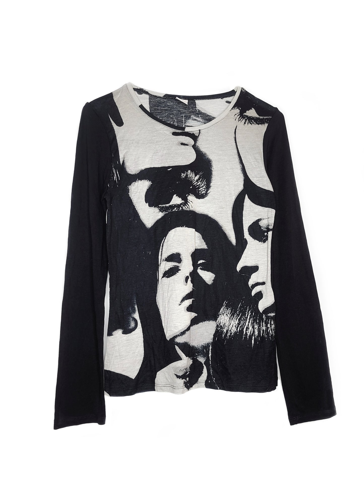 Graphic printed top 2000s imprime visage subversif archive futuristic