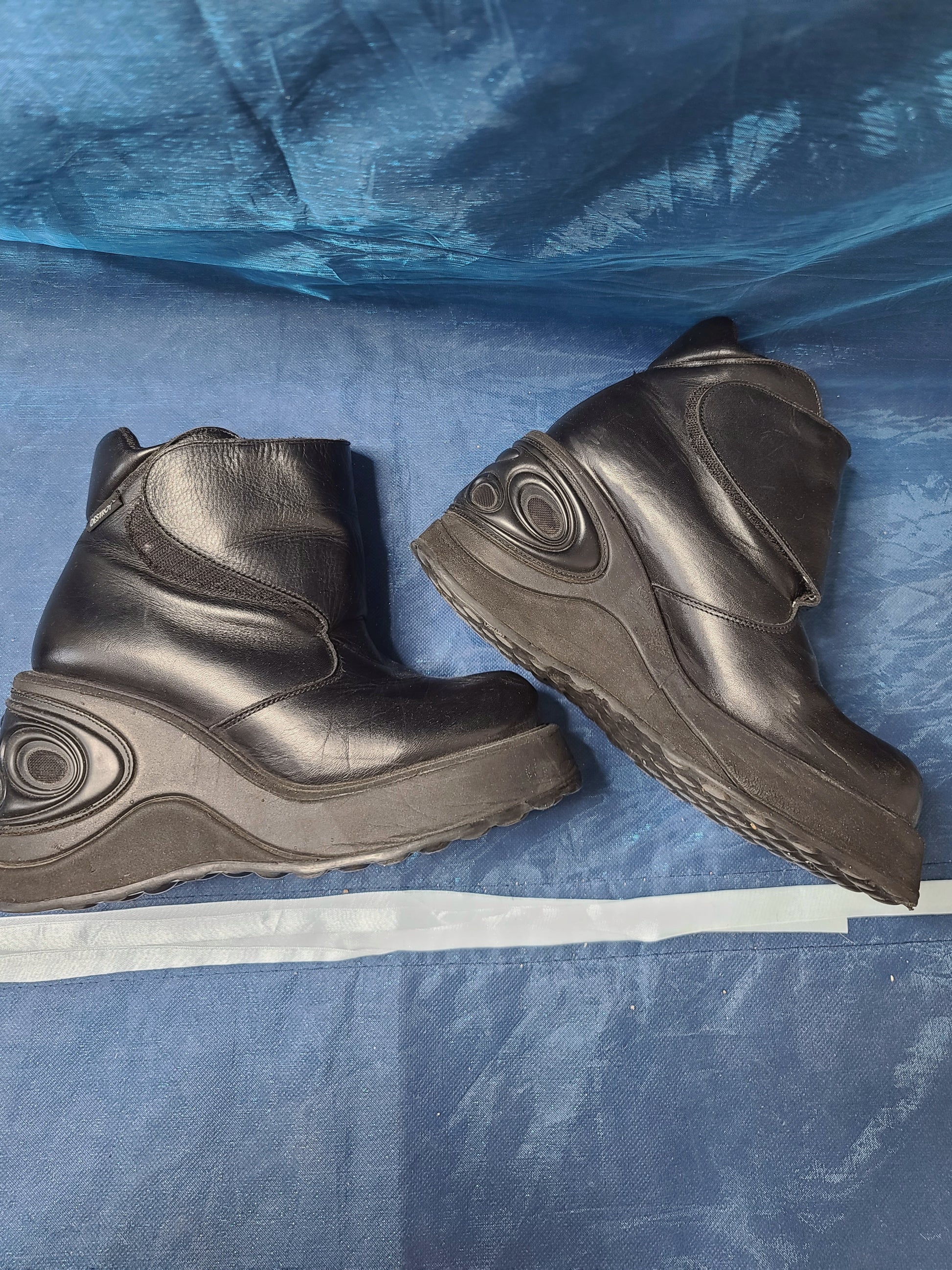 Boots destroy futuristic plateformes - zimfriperie