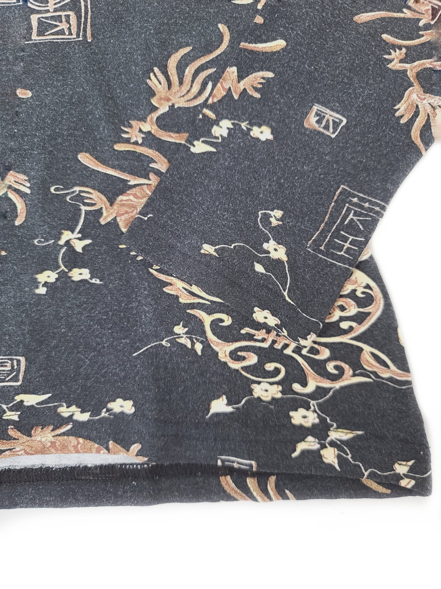 Dragon top 90s grunge