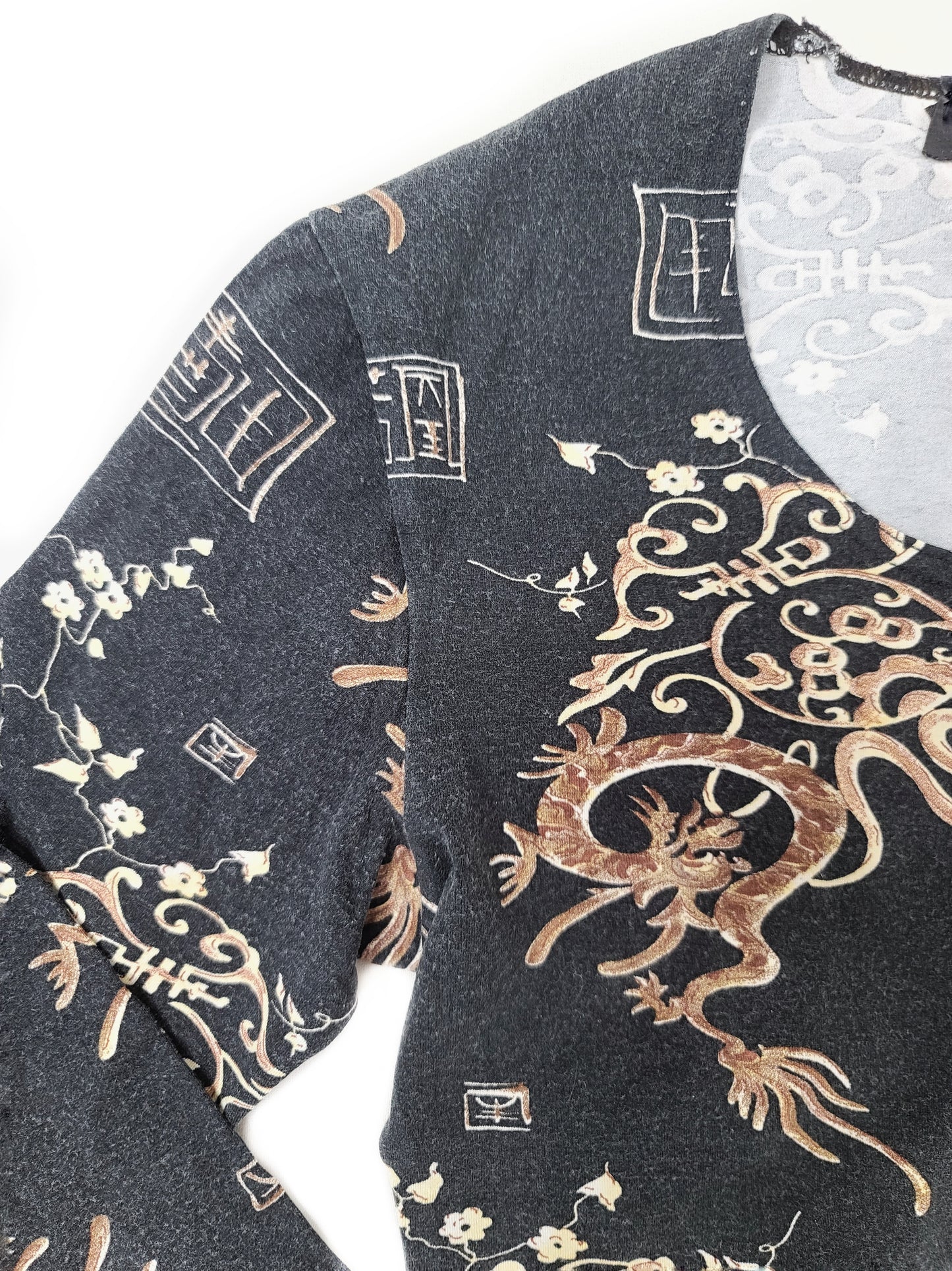 Dragon top 90s grunge