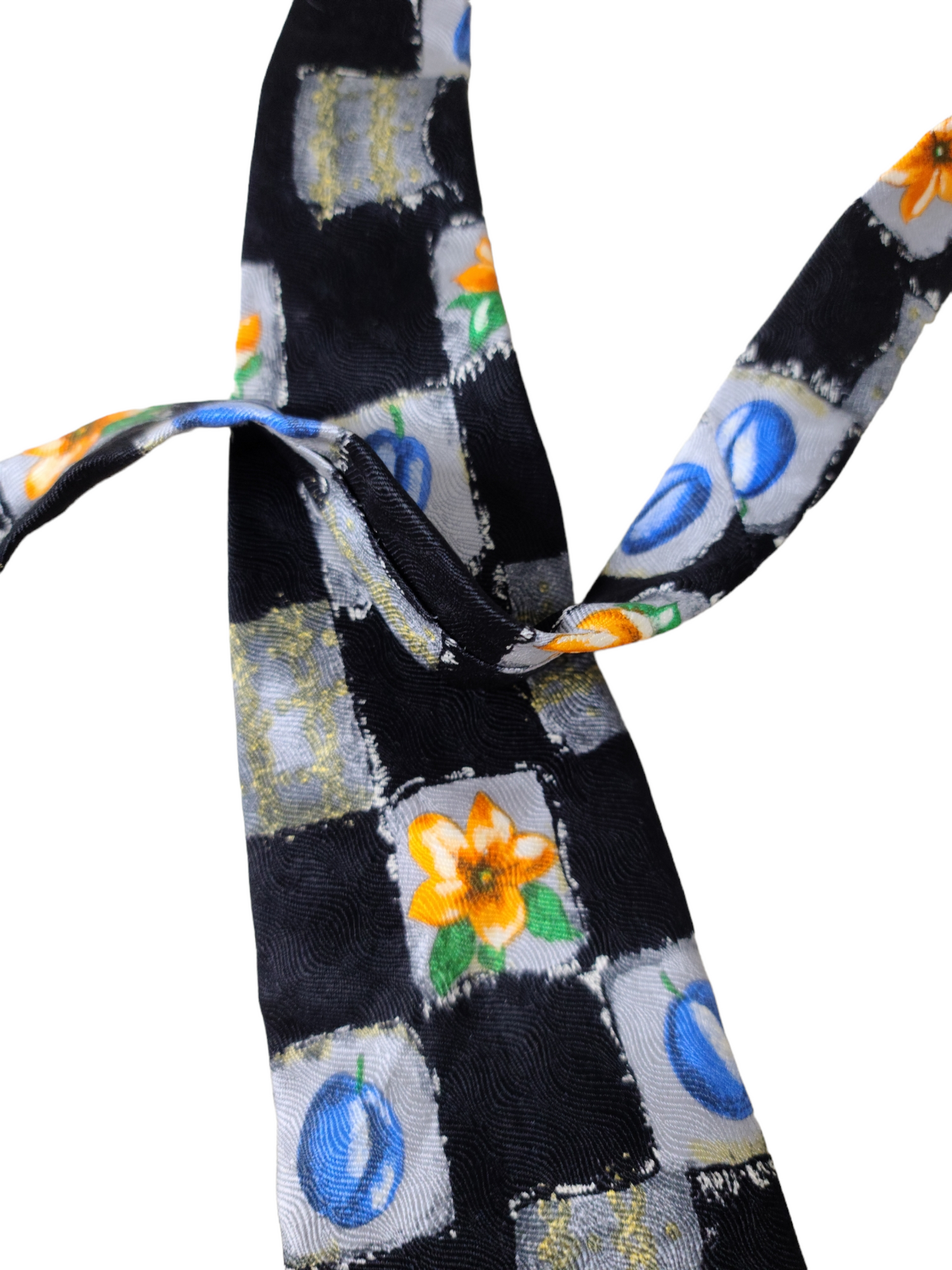Maximalist tie