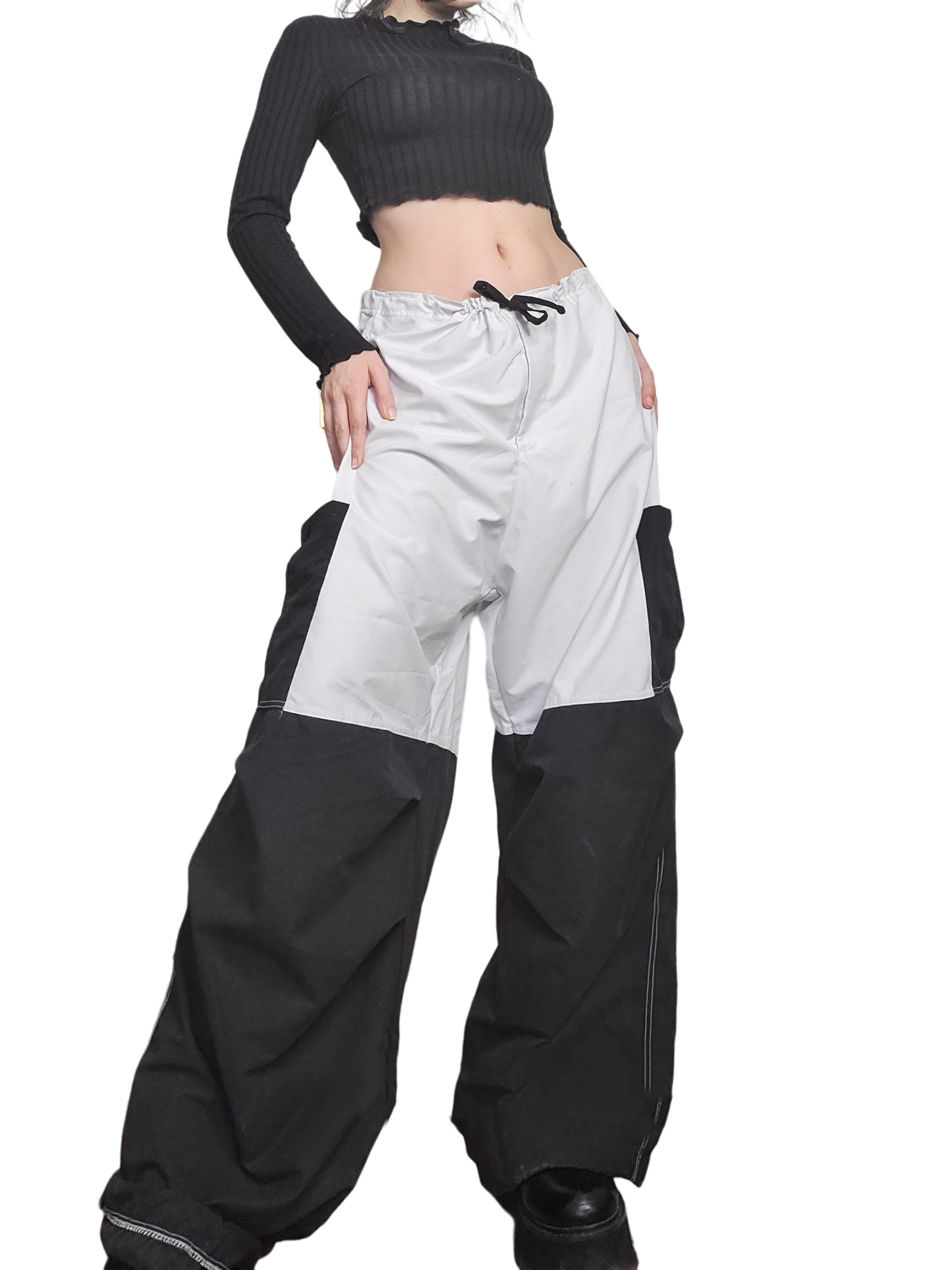 Baggy 90s vintage parachute overpants cargo noir et blanc hiphop sportwear