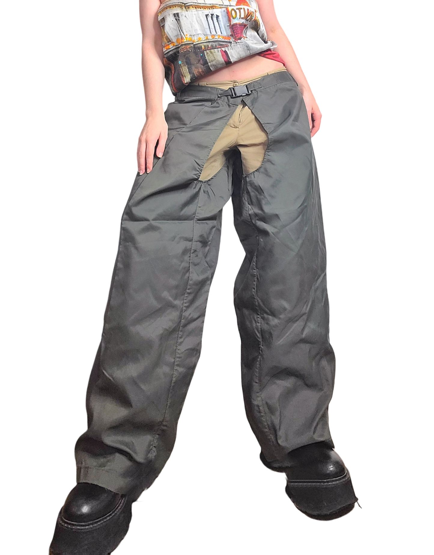 Sur pantalon gorpcore techwear oversize parachute cargo kaki vintage sportwear