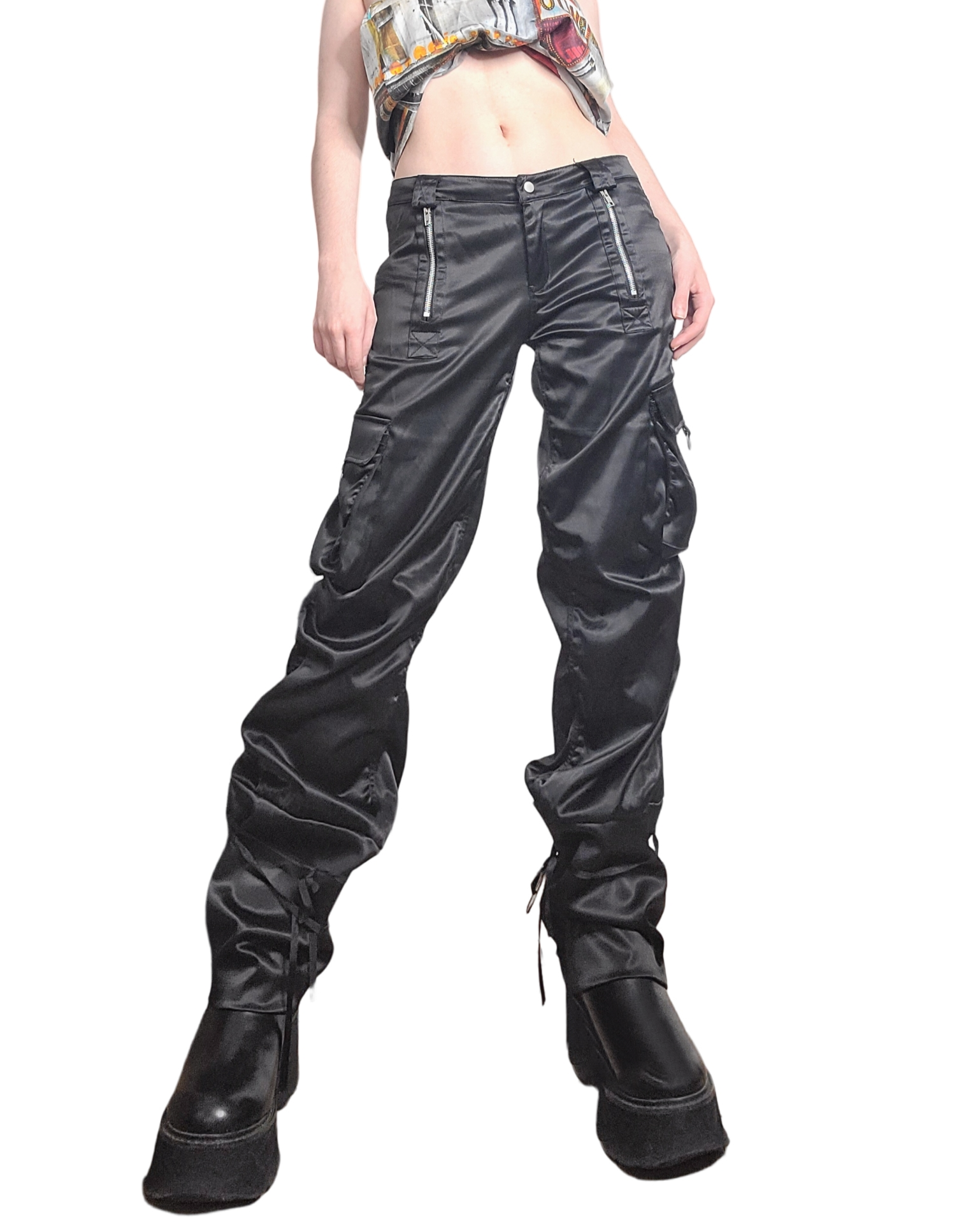 Cargo noir vintage satin techwear multipoches cybercore sangles